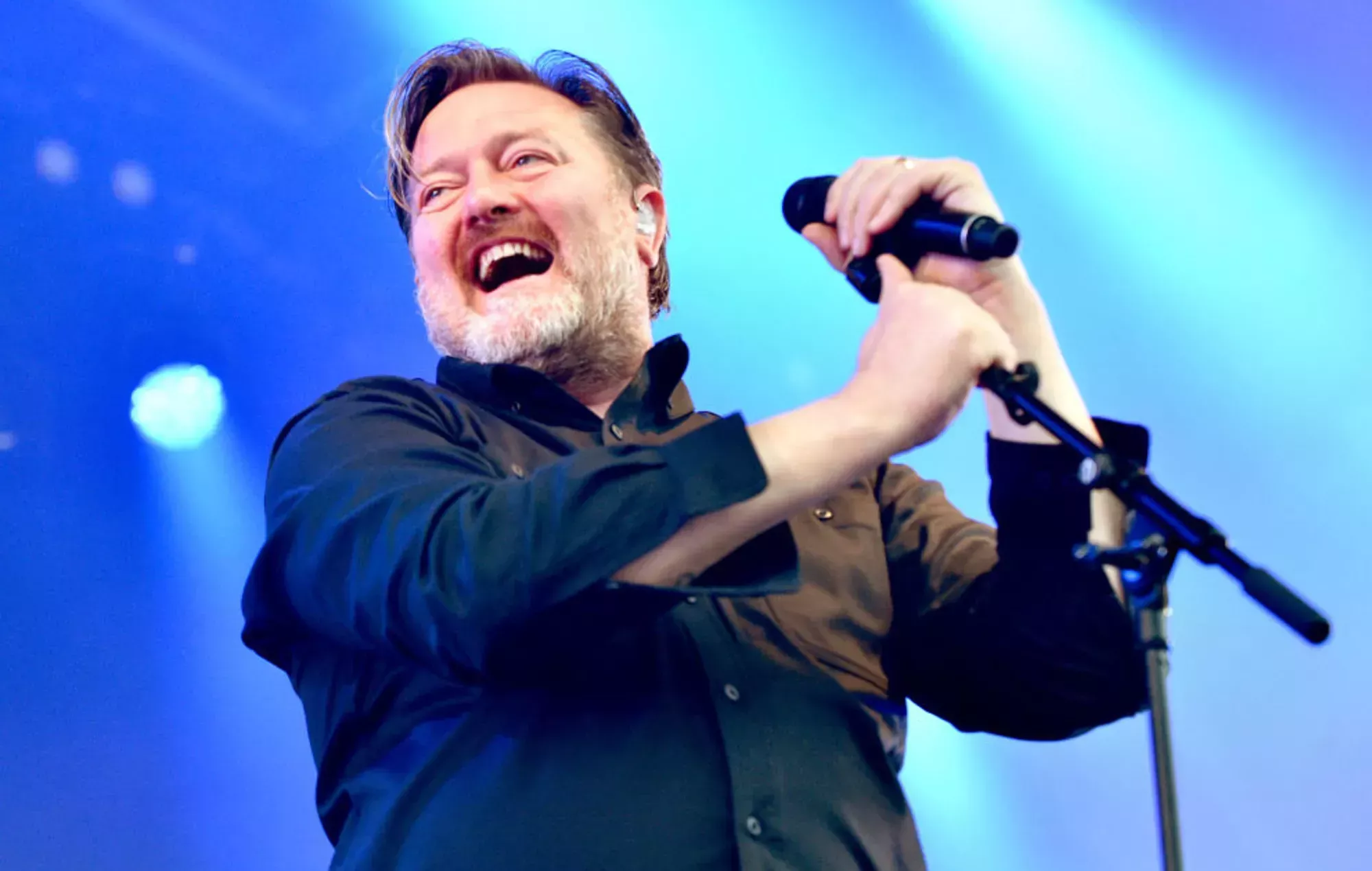 Mira a Elbow tocar su nueva canción 