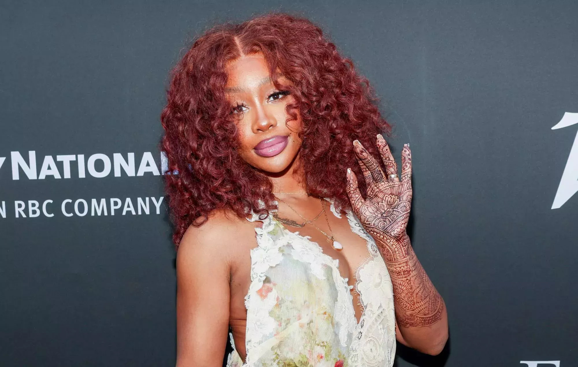 SZA arremete contra quienes filtran su música: 