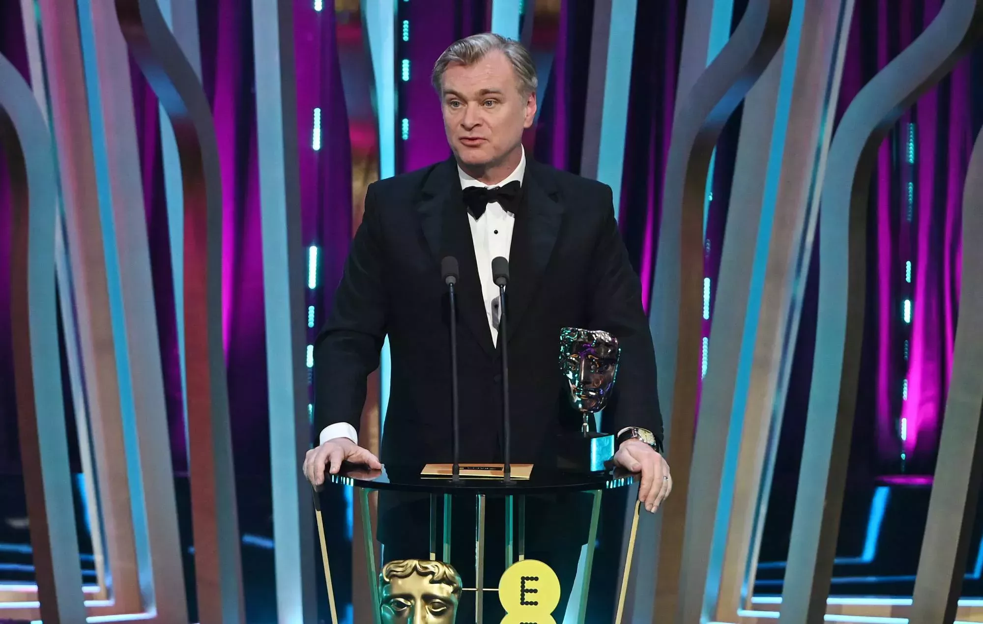 Christopher Nolan da las gracias a los defensores del desarme nuclear en su discurso de aceptación de los BAFTA