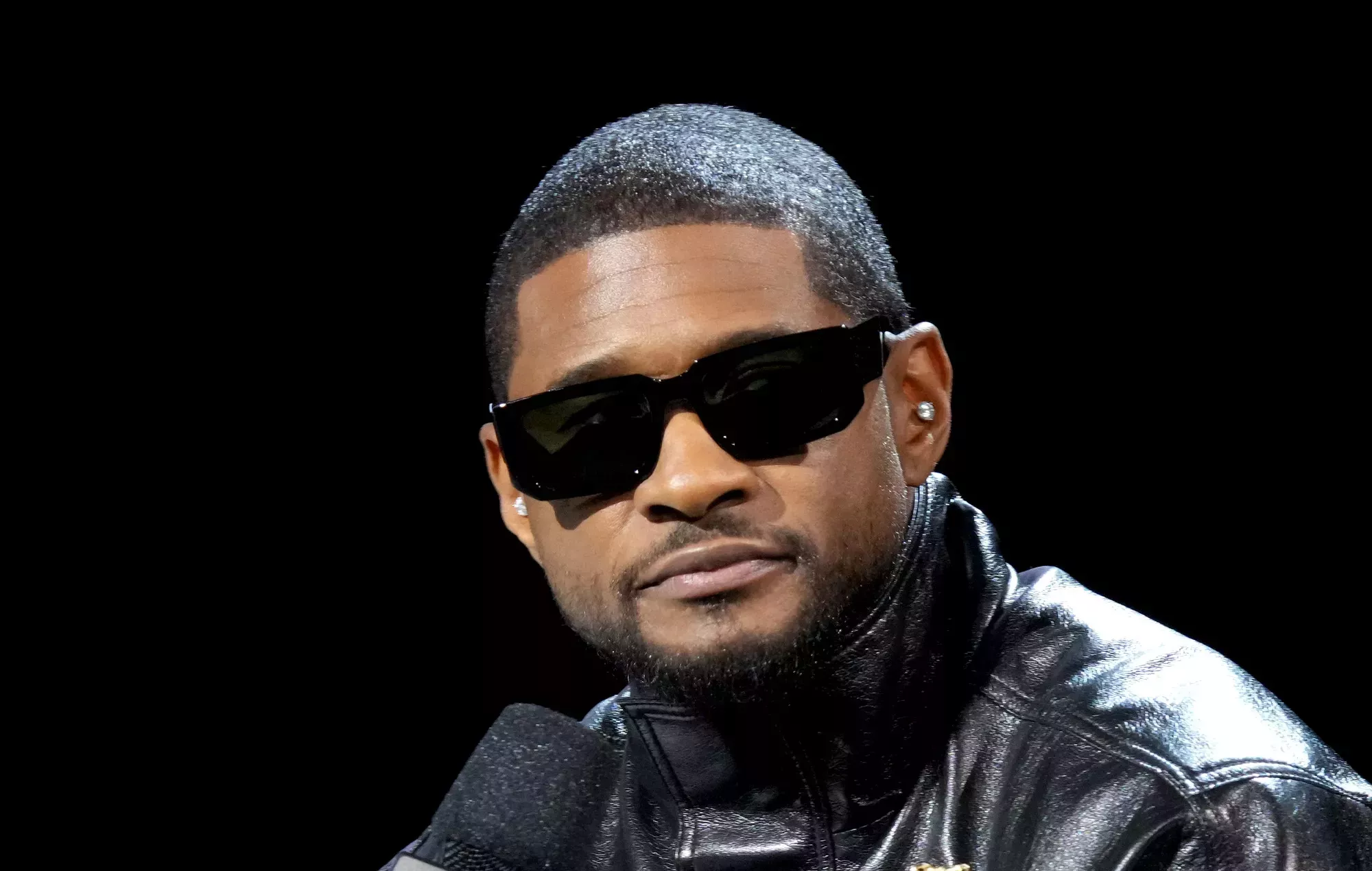 Usher revela el mal funcionamiento del espectáculo de medio tiempo del Super Bowl 2011 con Black Eyed Peas