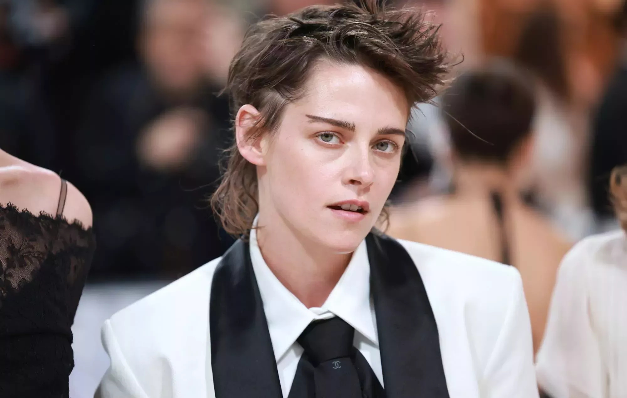 Kristen Stewart dice estar harta de las escenas de sexo 