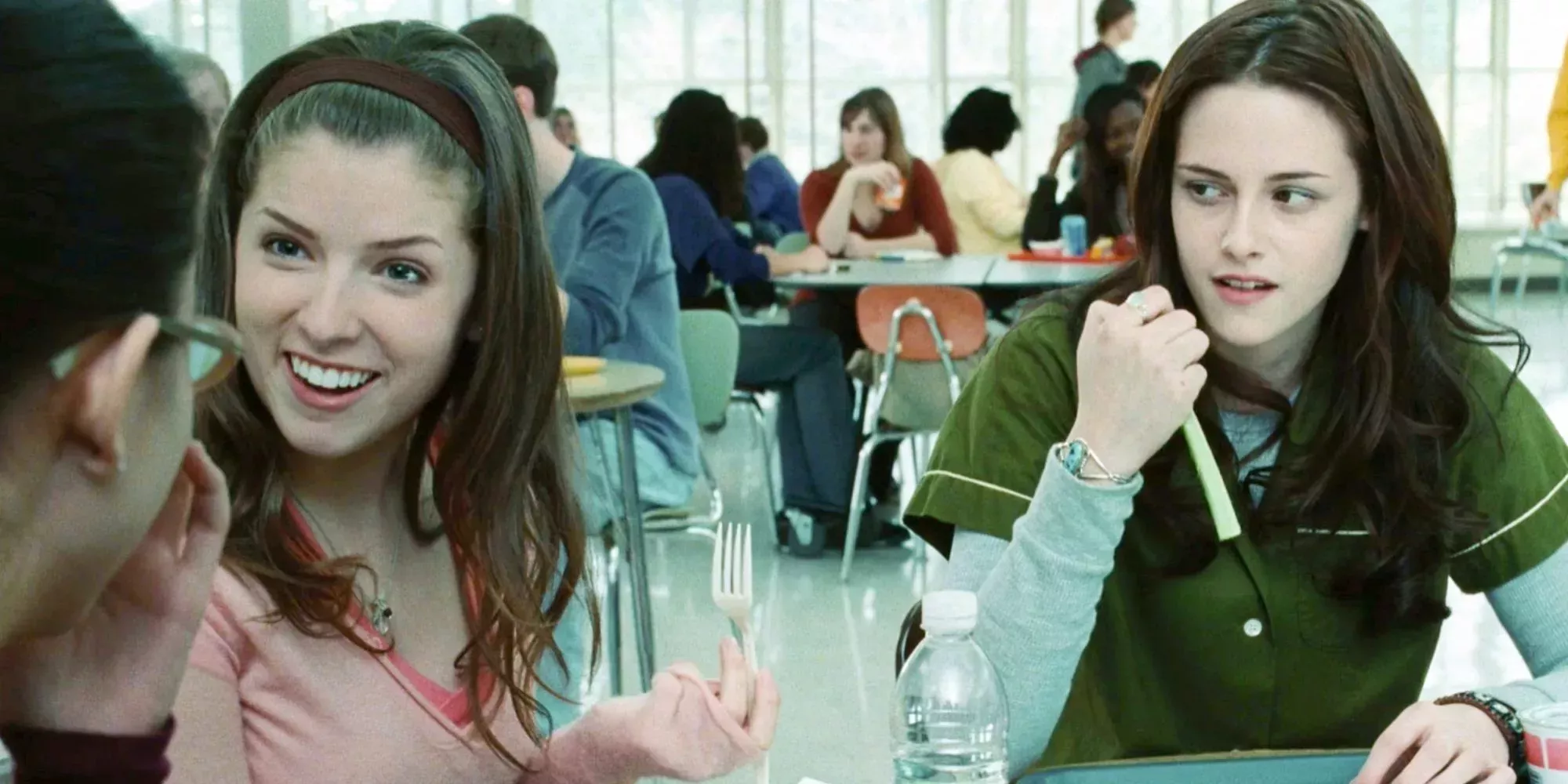 Bella and Jessica in Twilight