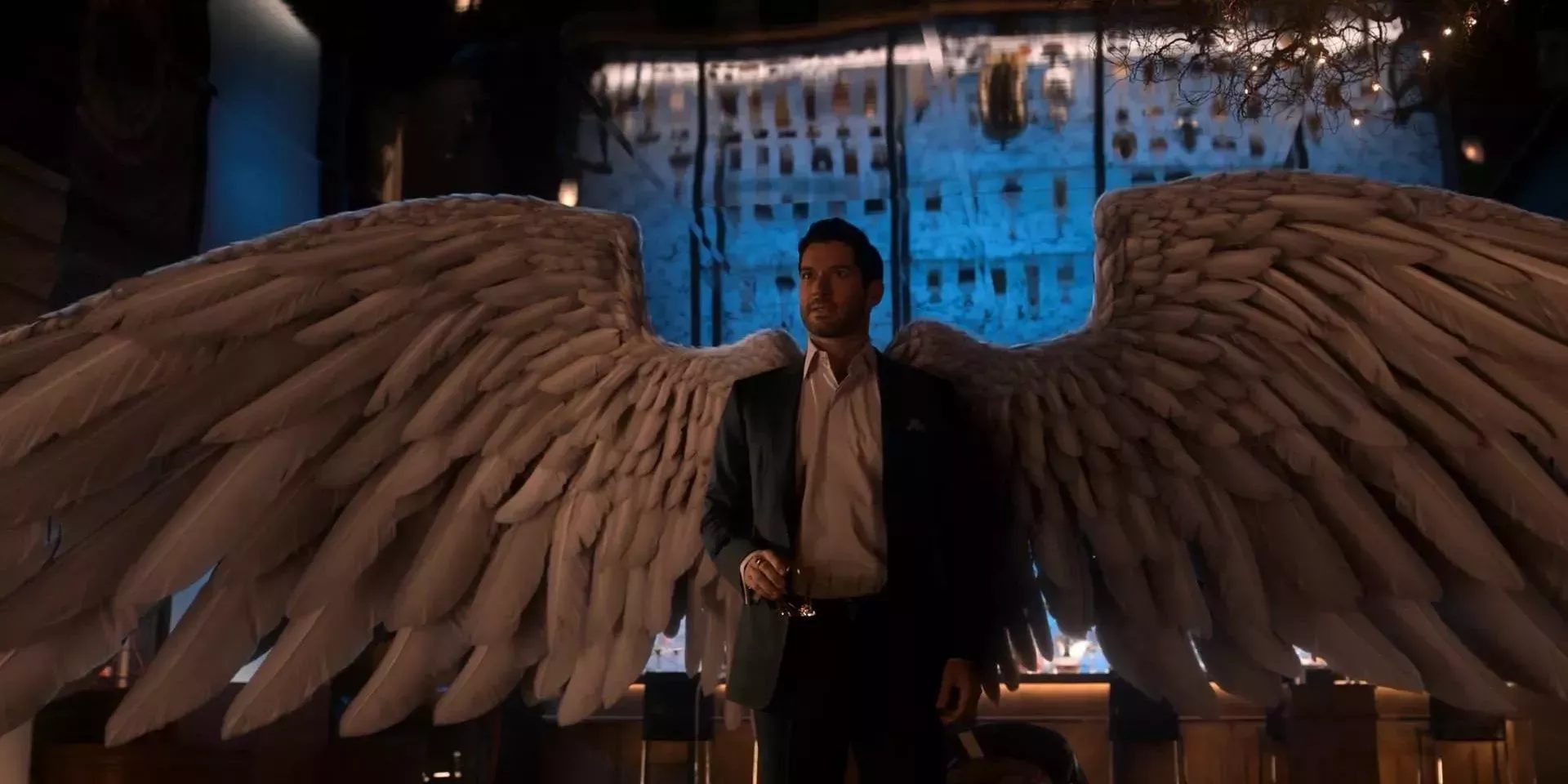 Lucifer Morningstar opens his wings in Lucifer 