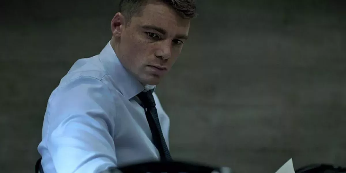 The Night Agent receiving a call starring Gabriel Basso