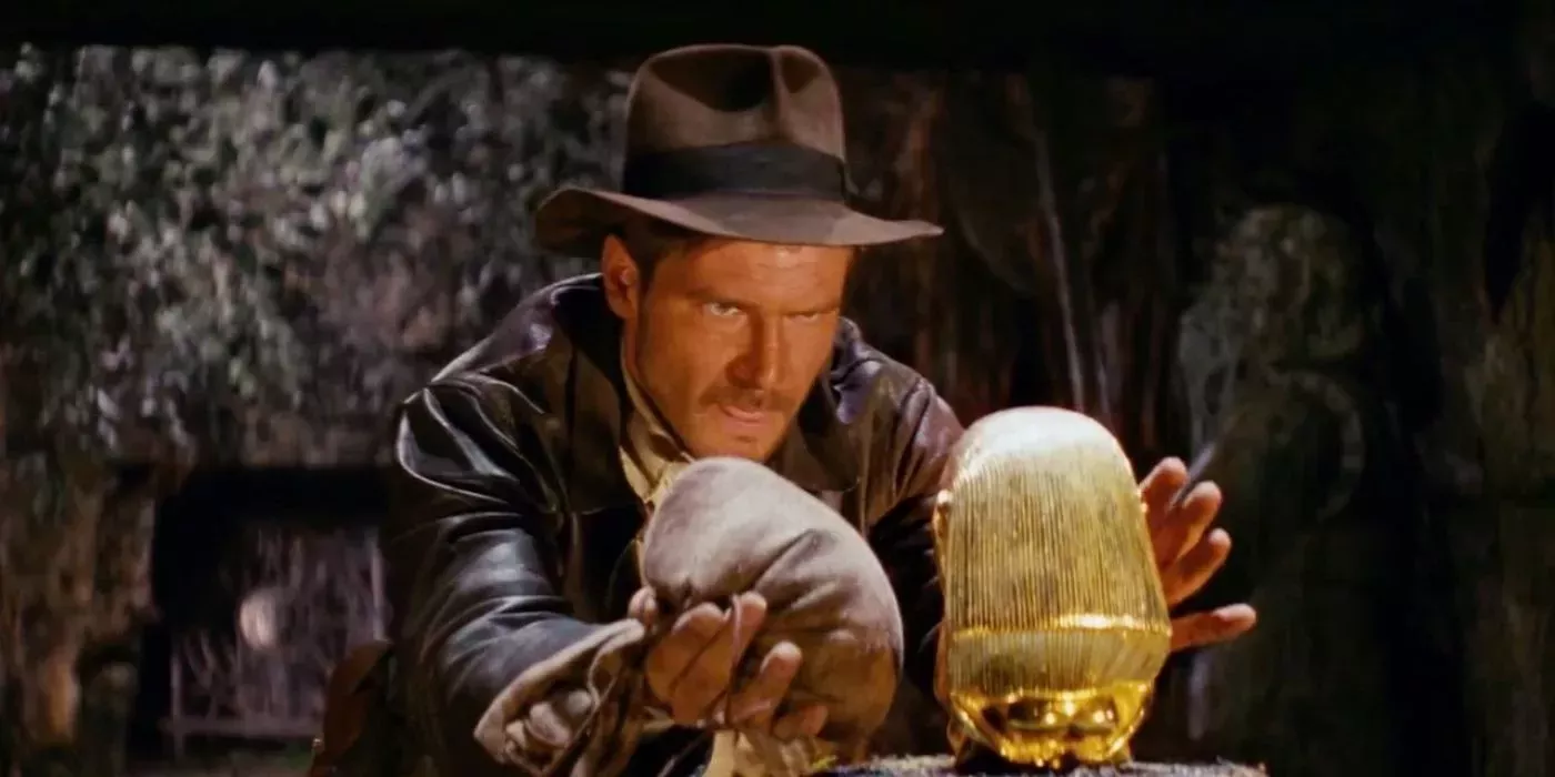 Indiana Jones (Harrison Ford) switches out the idol with a bag of sand in Raiders of the Lost Ark