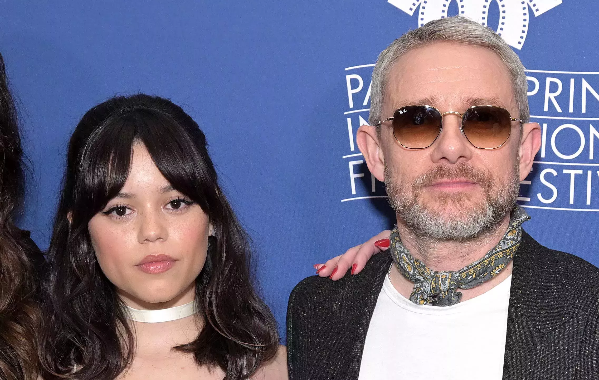 Martin Freeman responde a la polémica sobre la diferencia de edad de Jenna Ortega en la escena de sexo de 