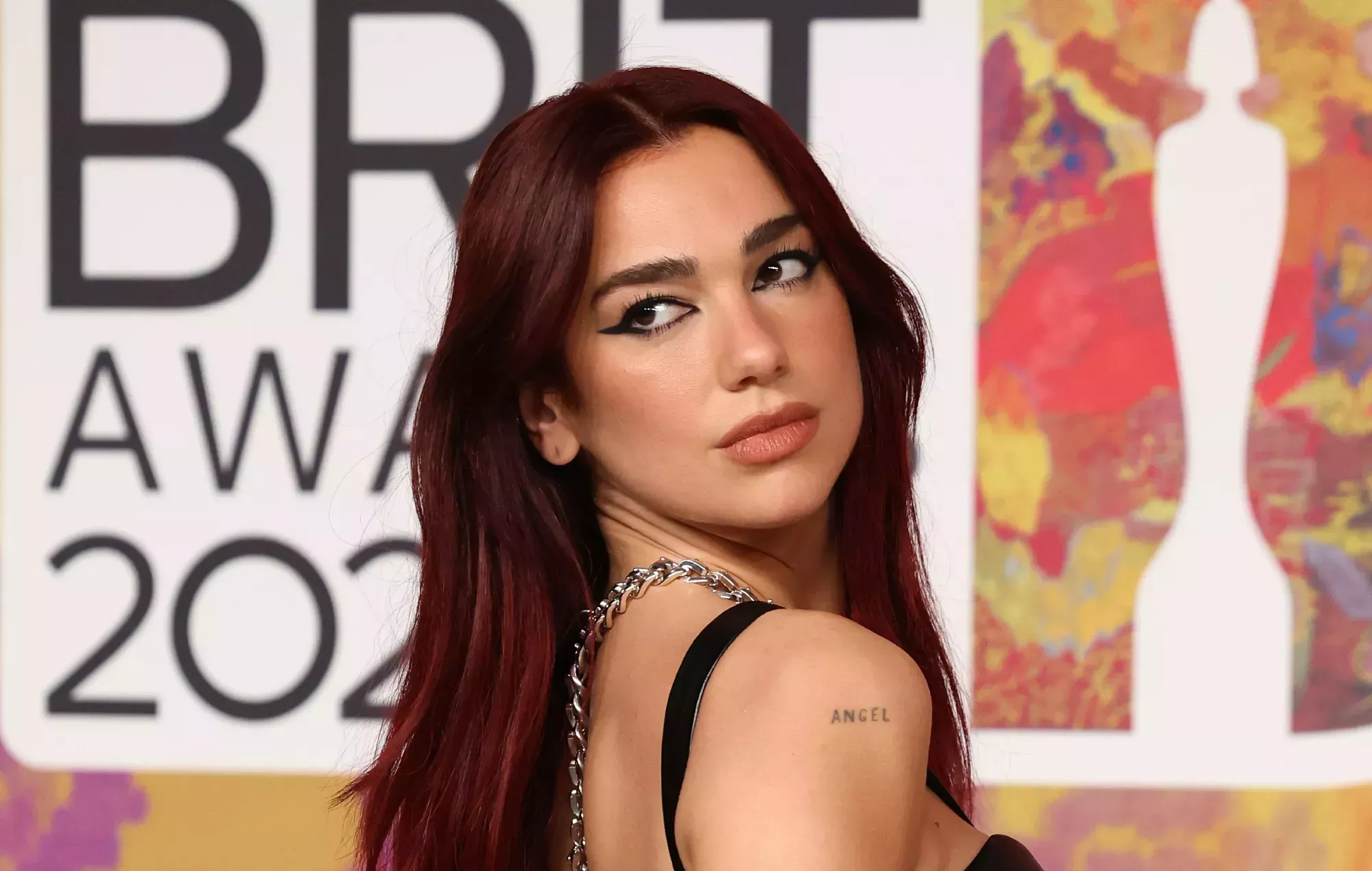 Dua Lipa se sincera sobre las secuelas de su meme 'New Rules' de los BRITs: 