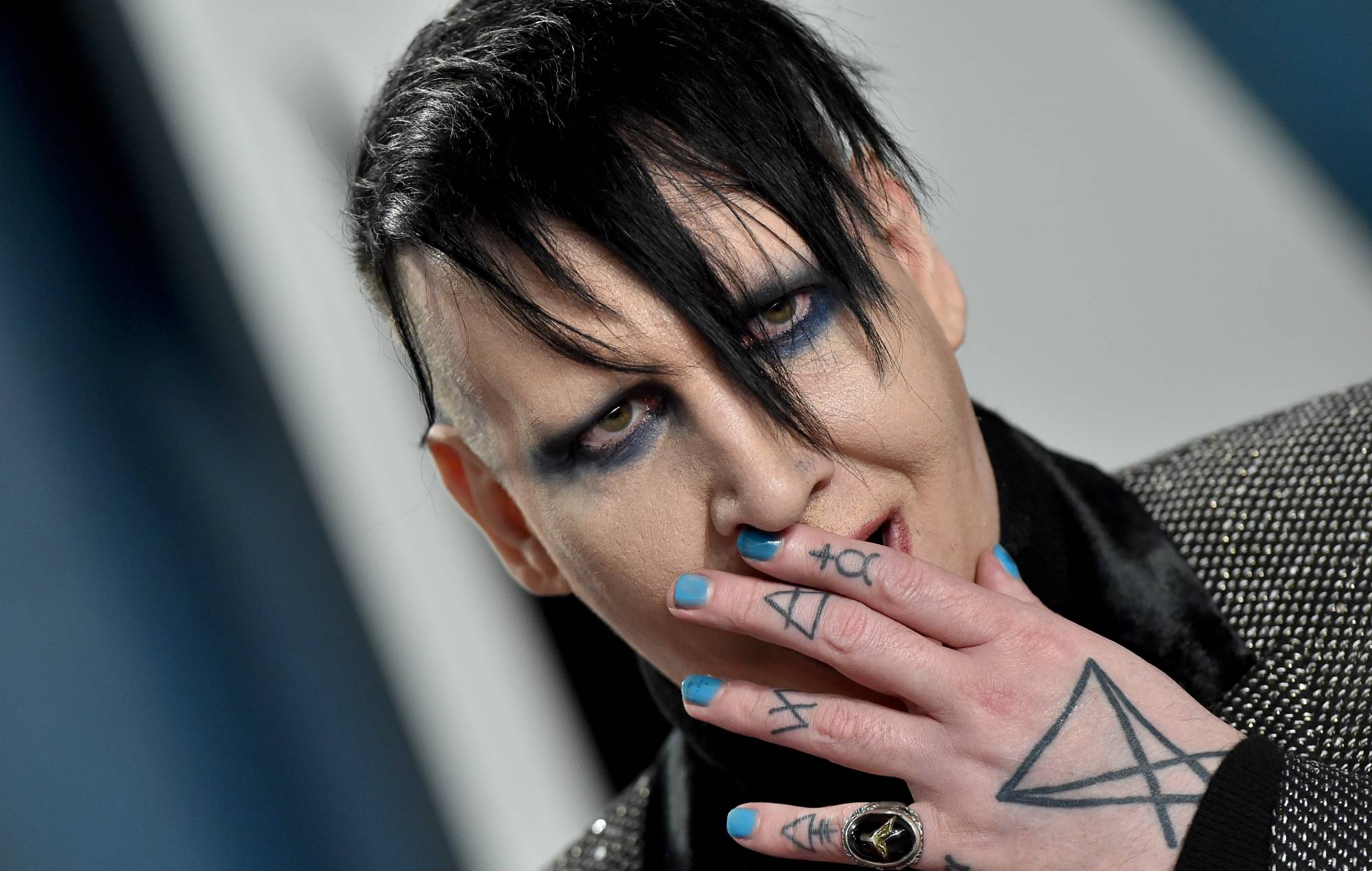 El grupo que actúa como telonero de Marilyn Manson responde a las reacciones antes de borrar los comentarios