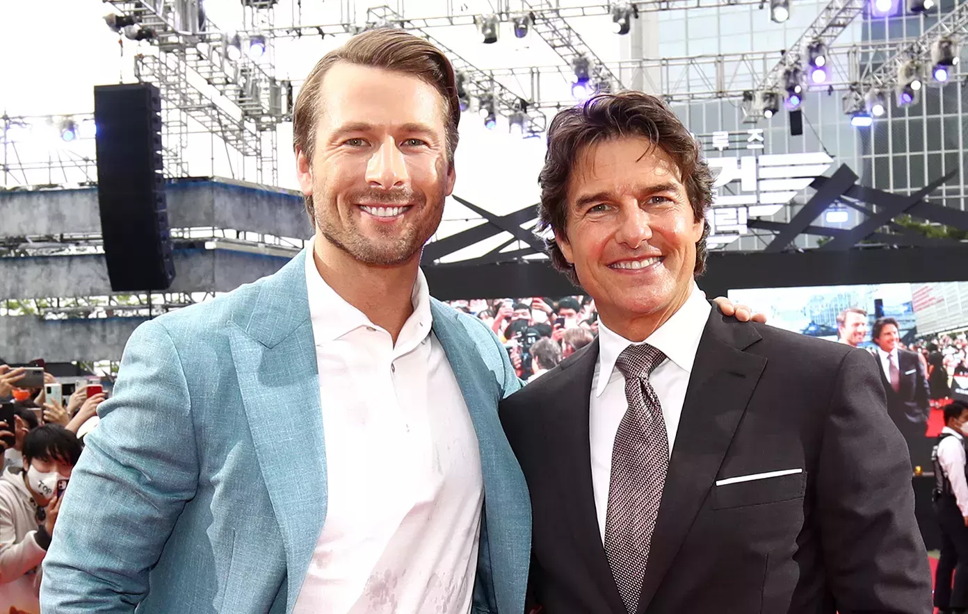 Glen Powell dice que Tom Cruise le gastó una broma fingiendo perder el control de su helicóptero