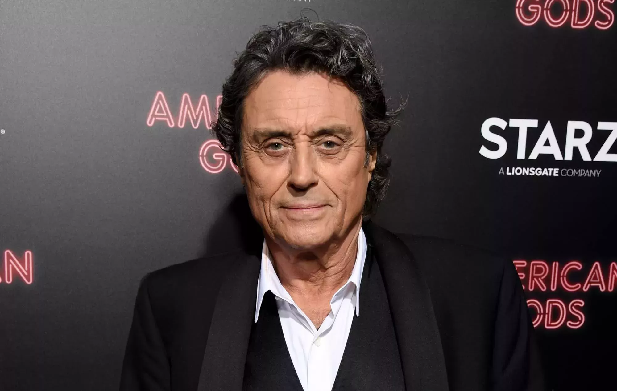 Ian McShane recuerda cuando fumaba 