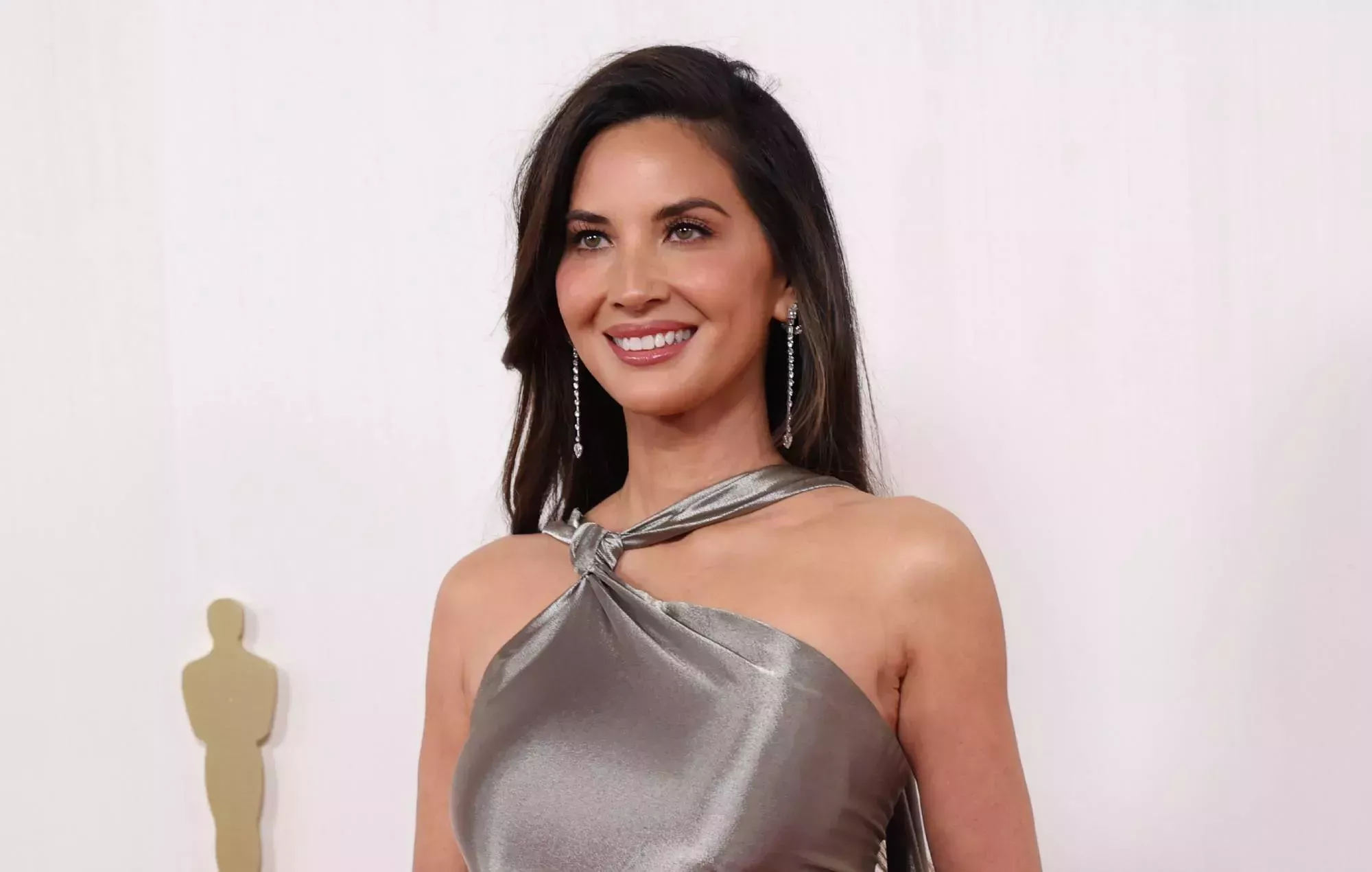 Olivia Munn dice que un médico le salvó la vida con un tratamiento 