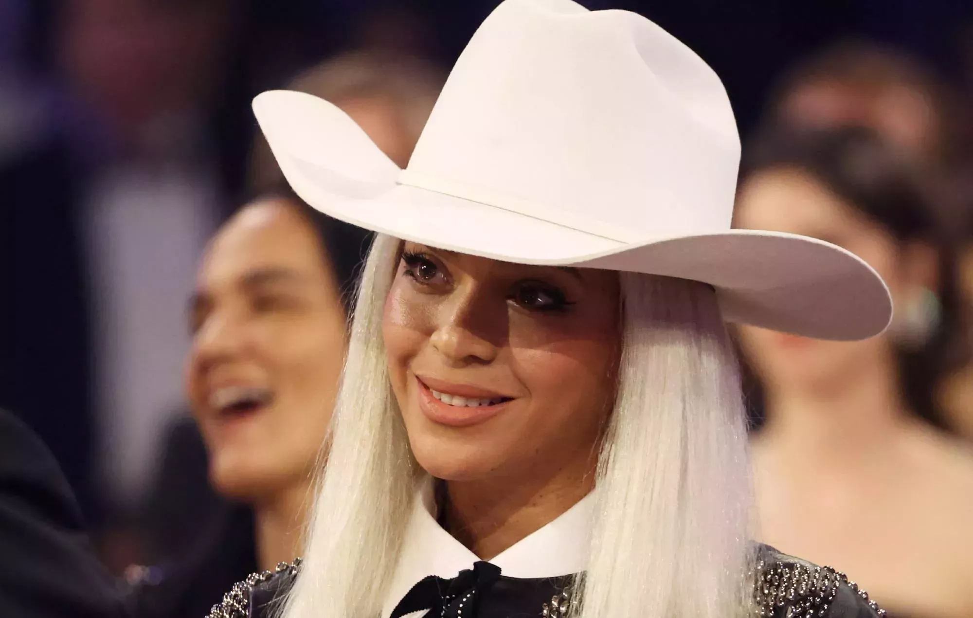 Artistas country versionan los grandes éxitos de Beyoncé para Apple Music