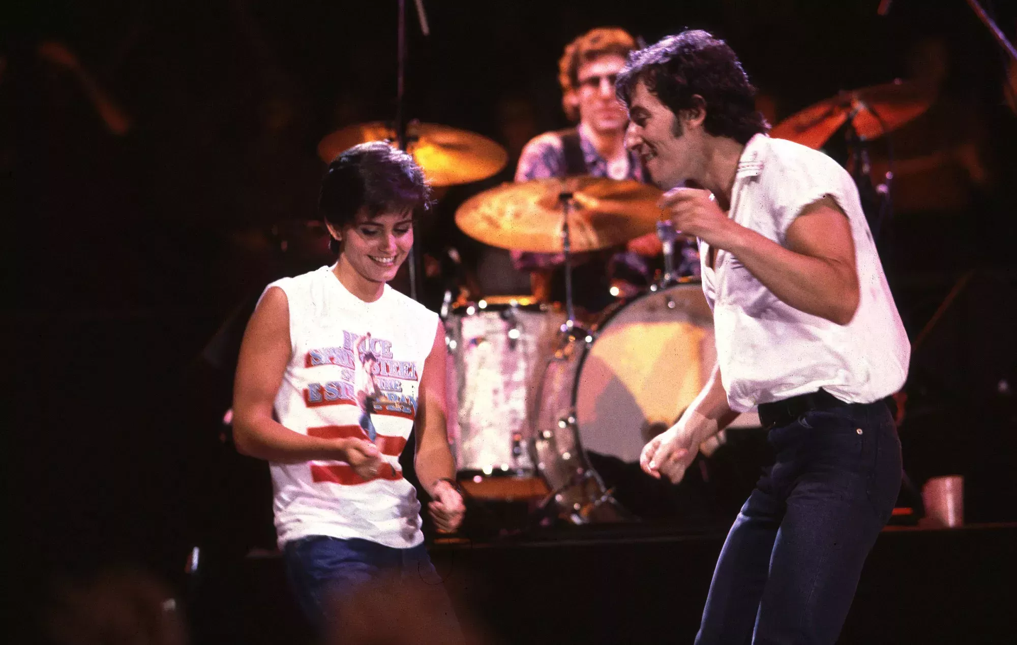 Courteney Cox recrea el icónico baile de Bruce Springsteen del vídeo 'Dancing In The Dark