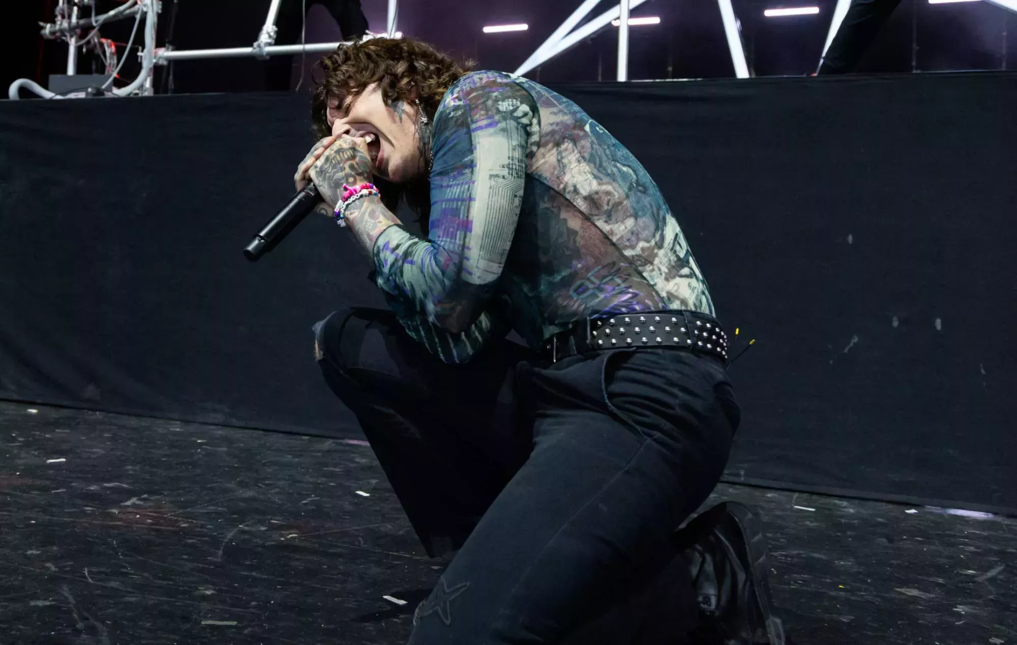 Mira el dueto de Bring Me The Horizon con el padre de Oli Sykes en 'Antivist': 