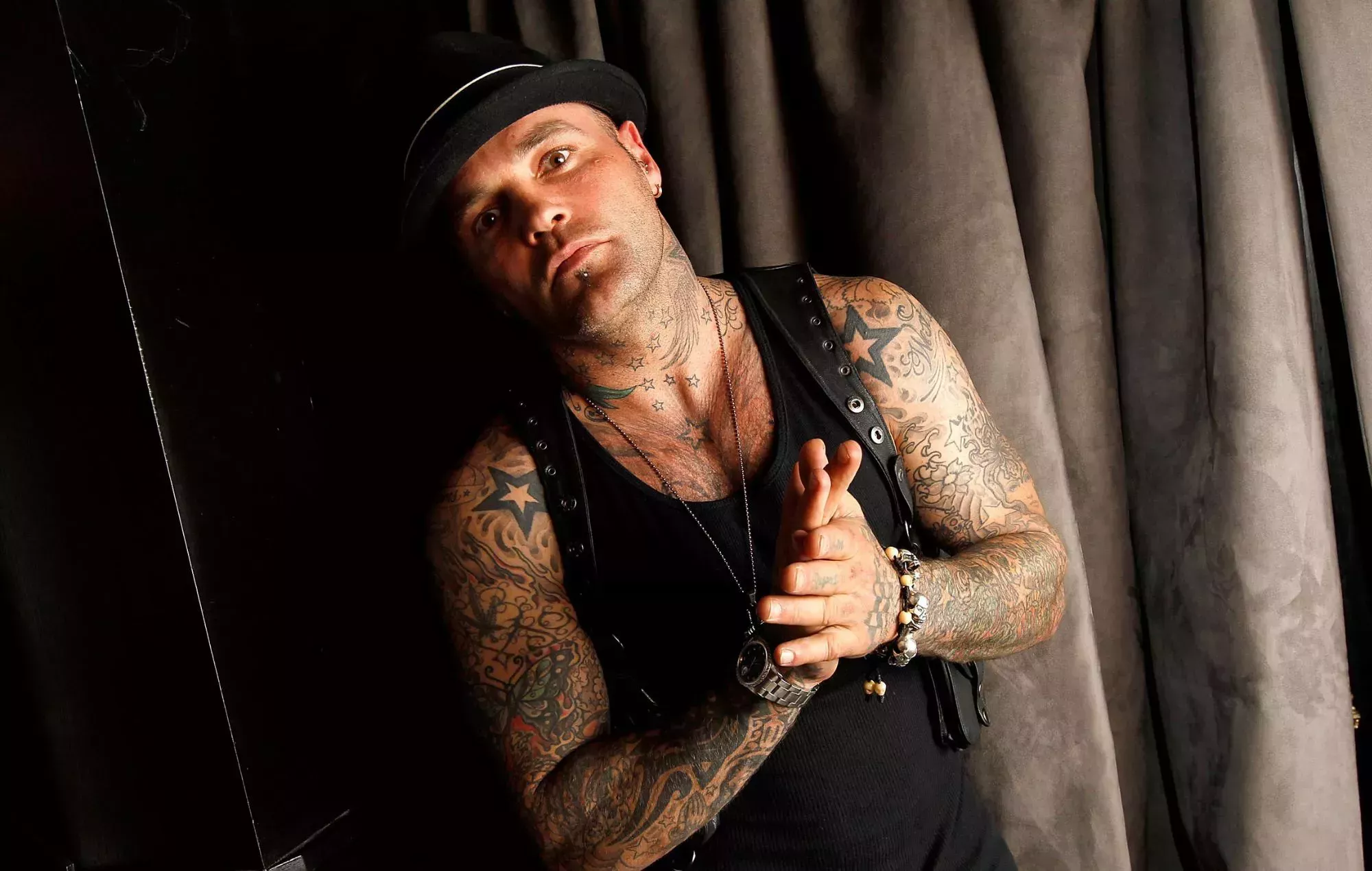 Shifty Shellshock, cantante de Crazy Town, fallece a los 49 años