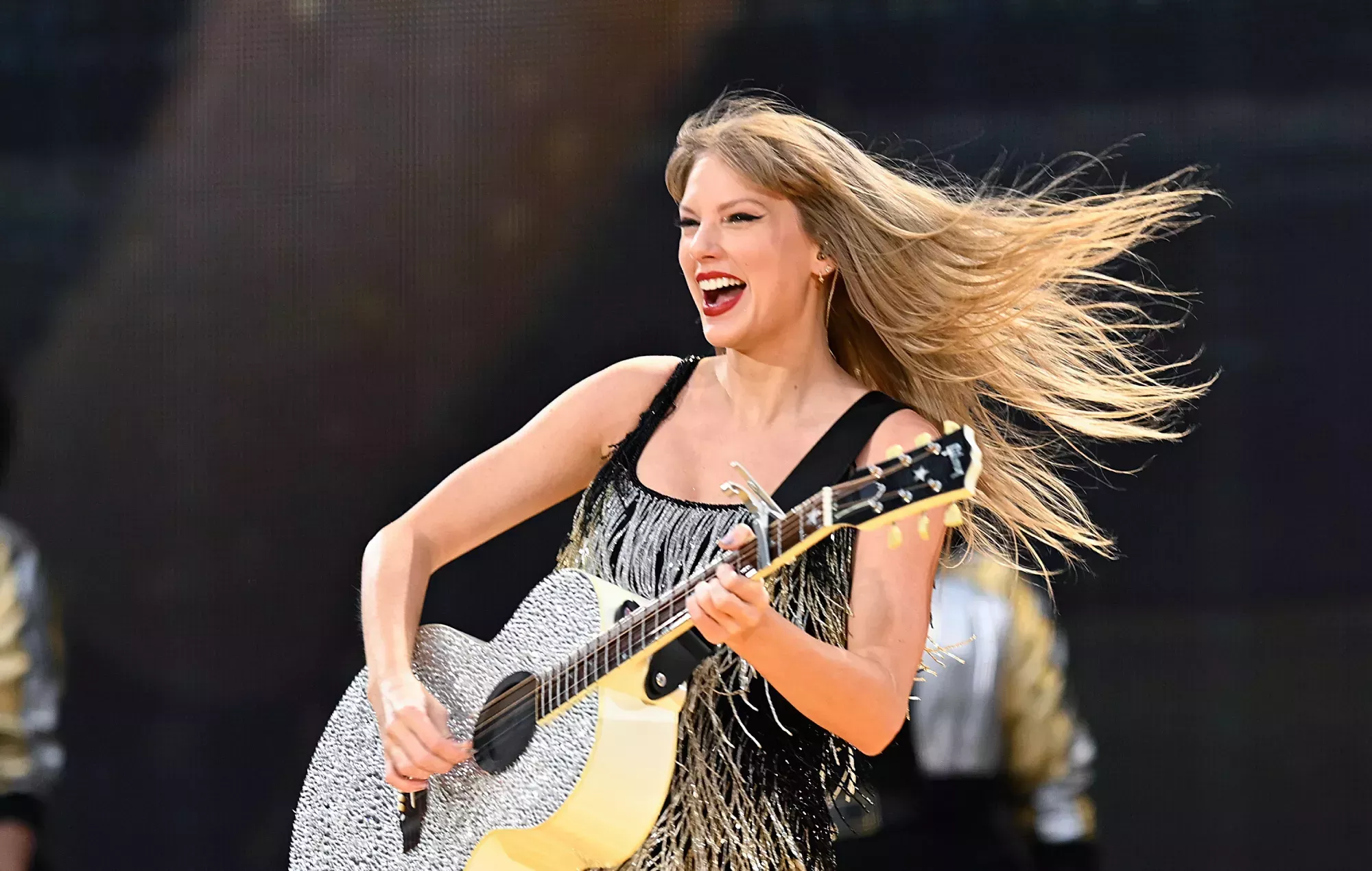 Taylor Swift estrena su mashup de 'This Is What You Came For' y 'Gold Rush' en Liverpool