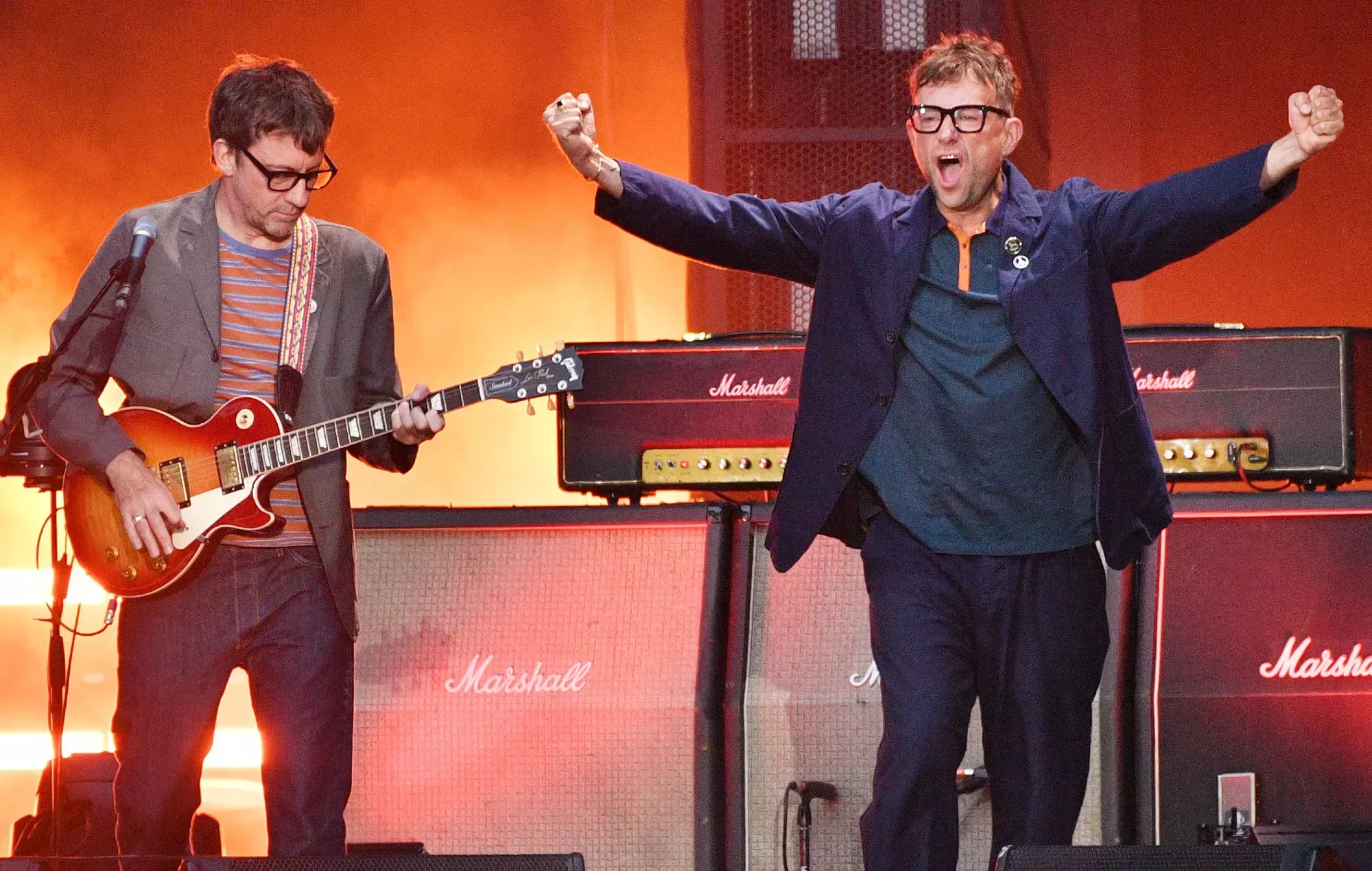 Blur sube al escenario del estadio de Wembley en el nuevo clip del documental 