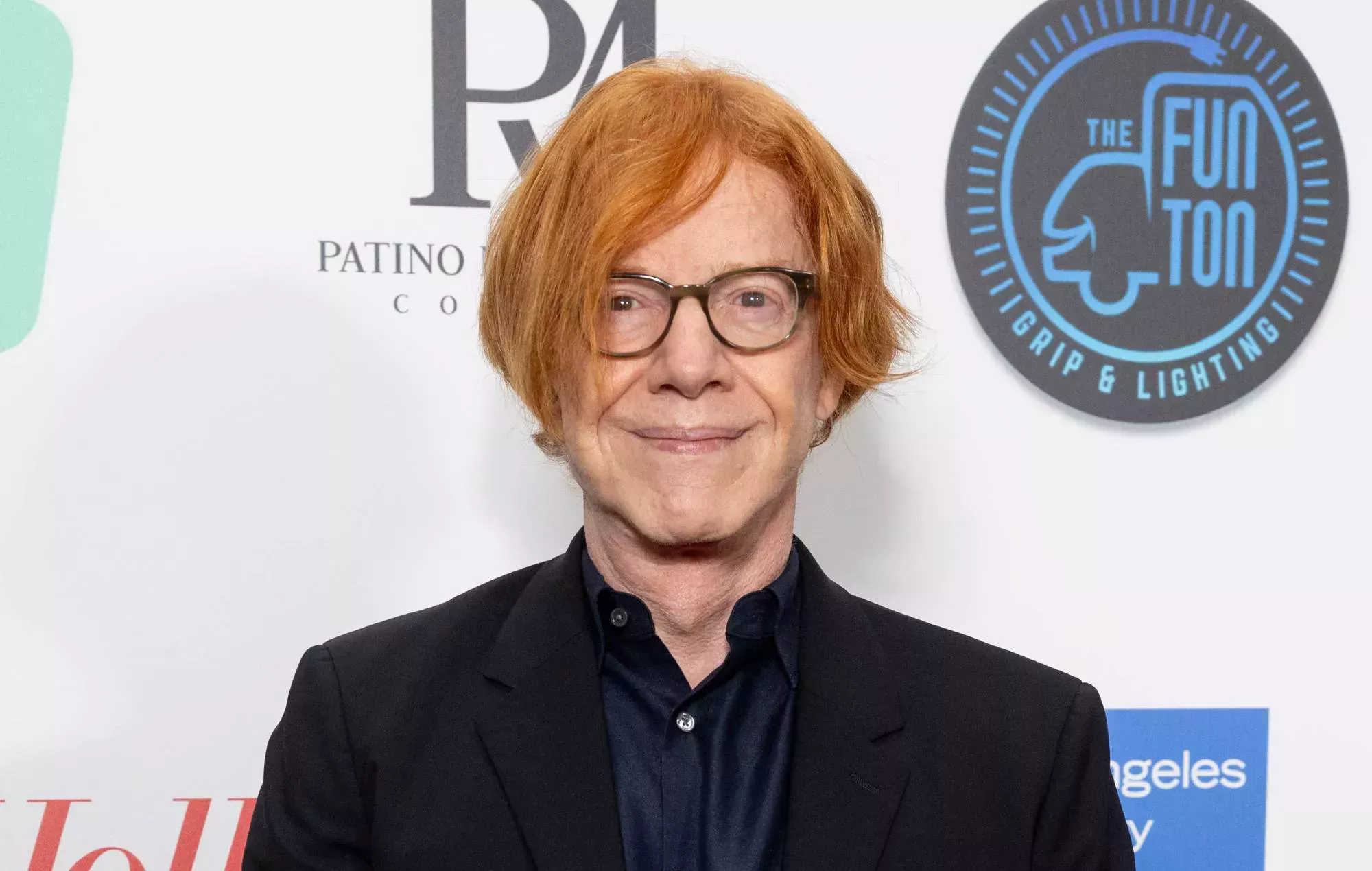 Danny Elfman demandado por difamación por acusación de conducta sexual inapropiada