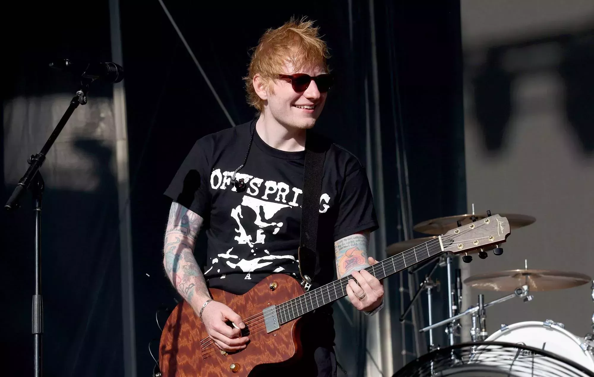 Ed Sheeran ataca al Gobierno conservador por apoyar a los banqueros en detrimento de las bandas de música