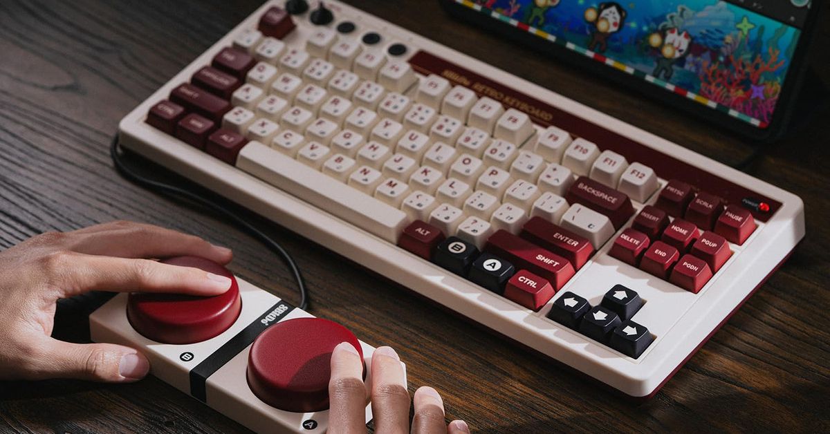 El teclado de 8BitDo inspirado en la Famicom está a la venta por su precio más bajo hasta la fecha