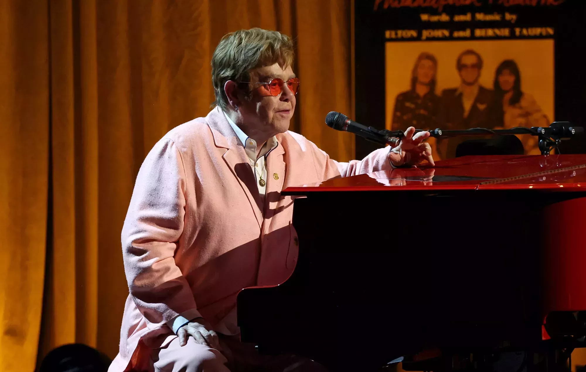 Elton John promete su apoyo a Keir Starmer y al Partido Laborista: 