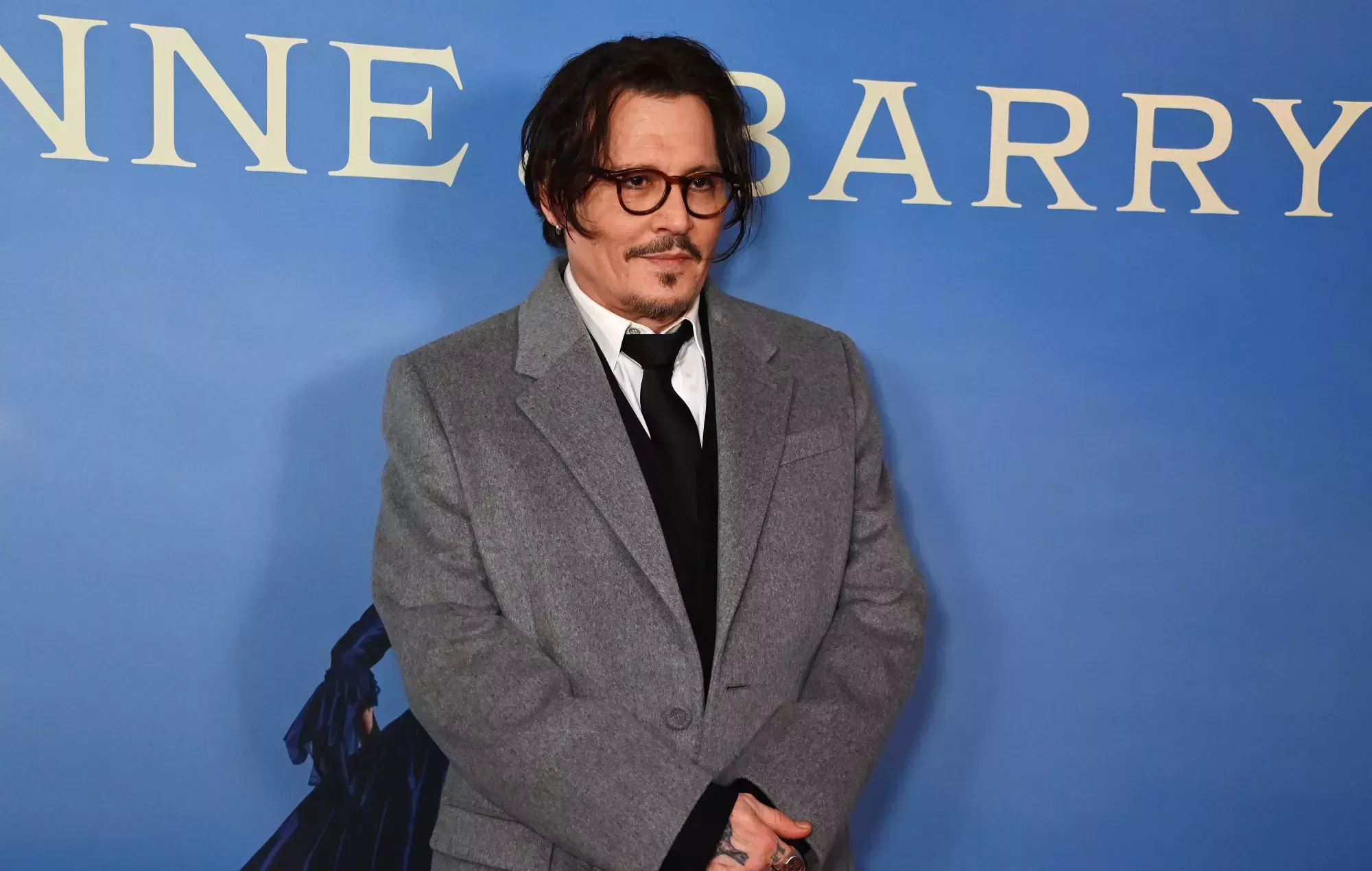 Johnny Depp rinde homenaje al coprotagonista de 'Piratas del Caribe' muerto por un tiburón: