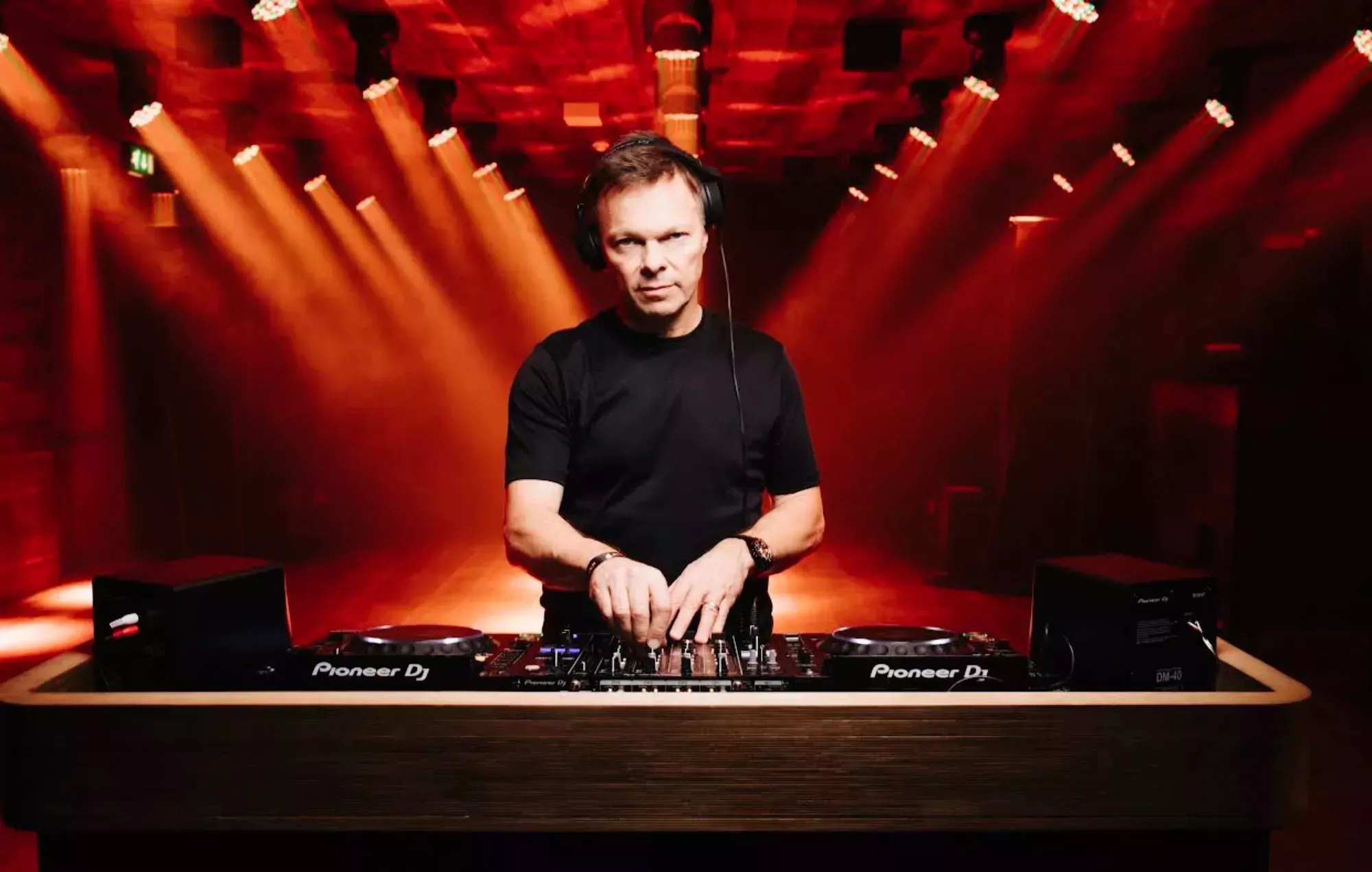 Pete Tong será el primer DJ en tocar en la parrilla de F1 en Silverstone