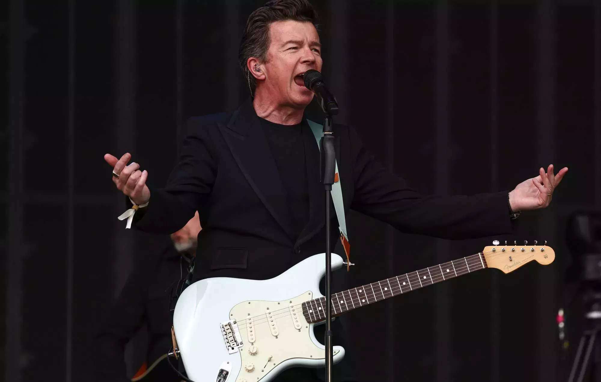 Rick Astley versiona 'Seventeen Going Under' de Sam Fender en el TRNSMT 2024