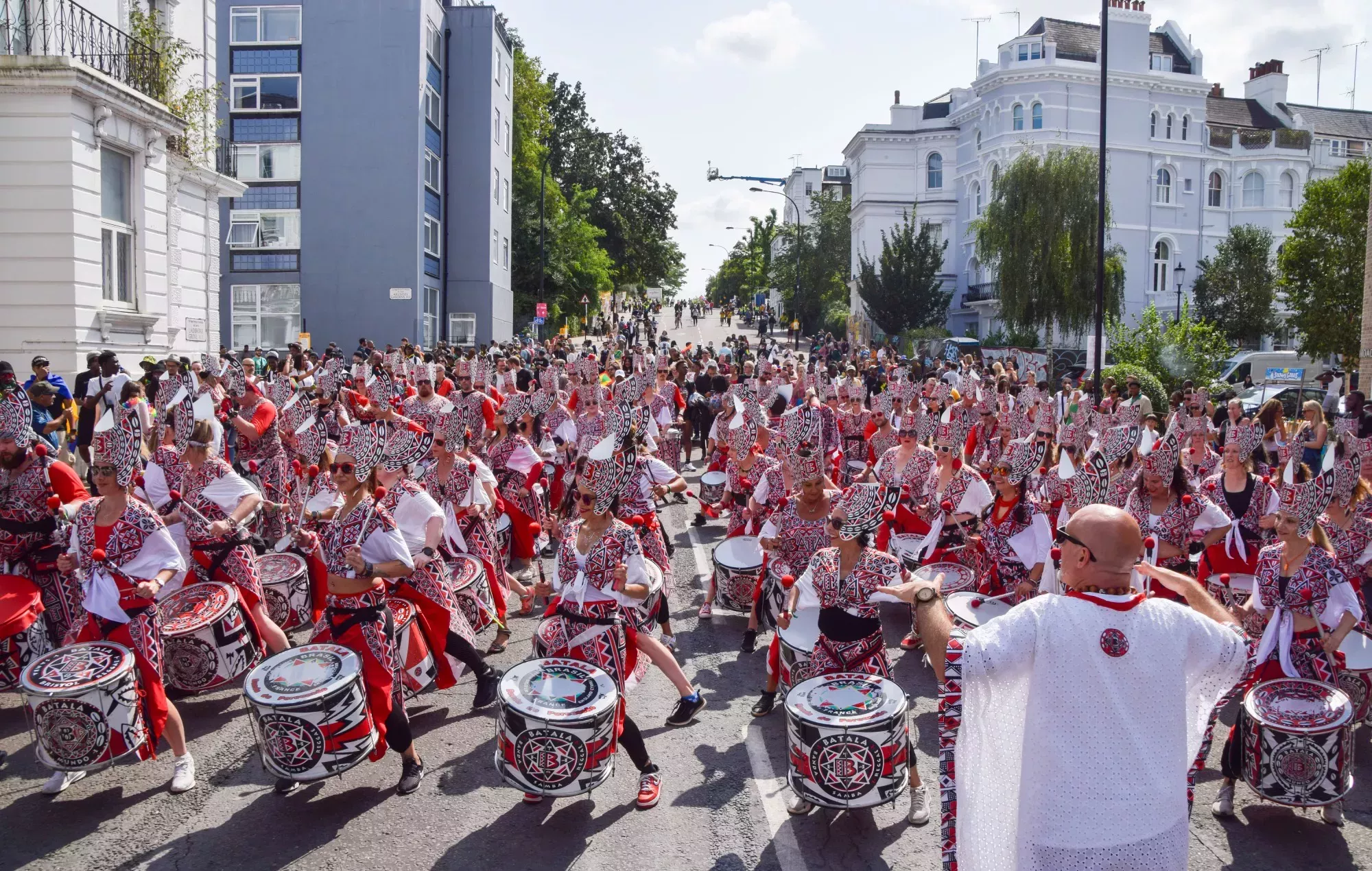 Detenidos tres hombres tras apuñalar a una mujer de 32 años en el Carnaval de Notting Hill