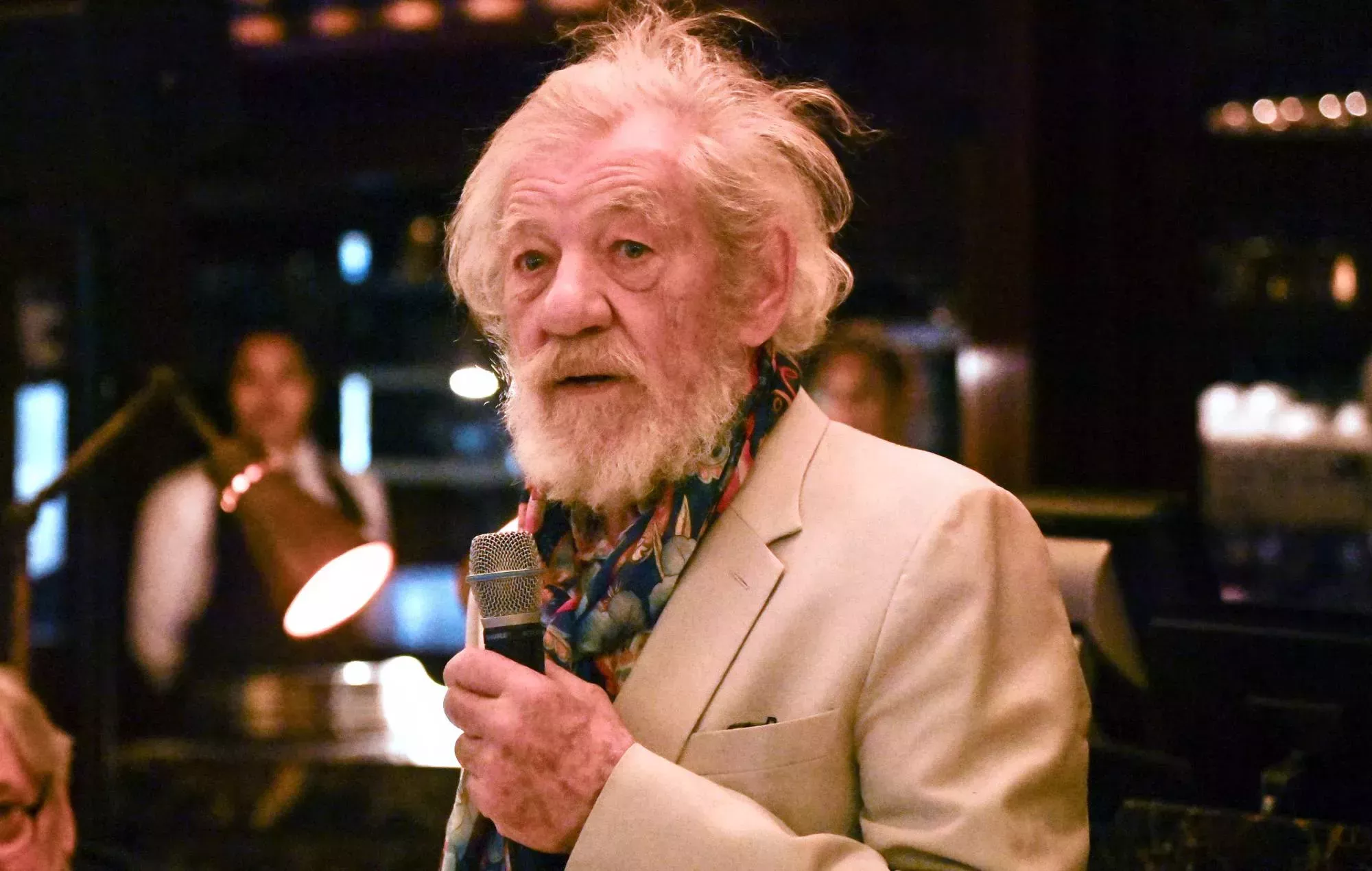 Ian McKellen se enfrenta a un 