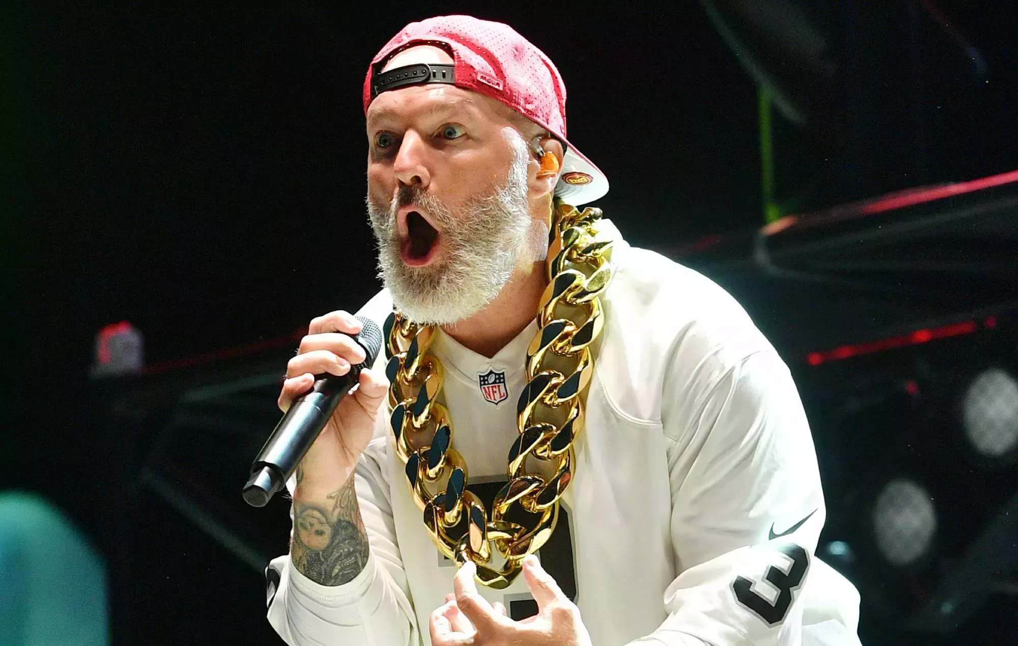 Limp Bizkit interpreta 