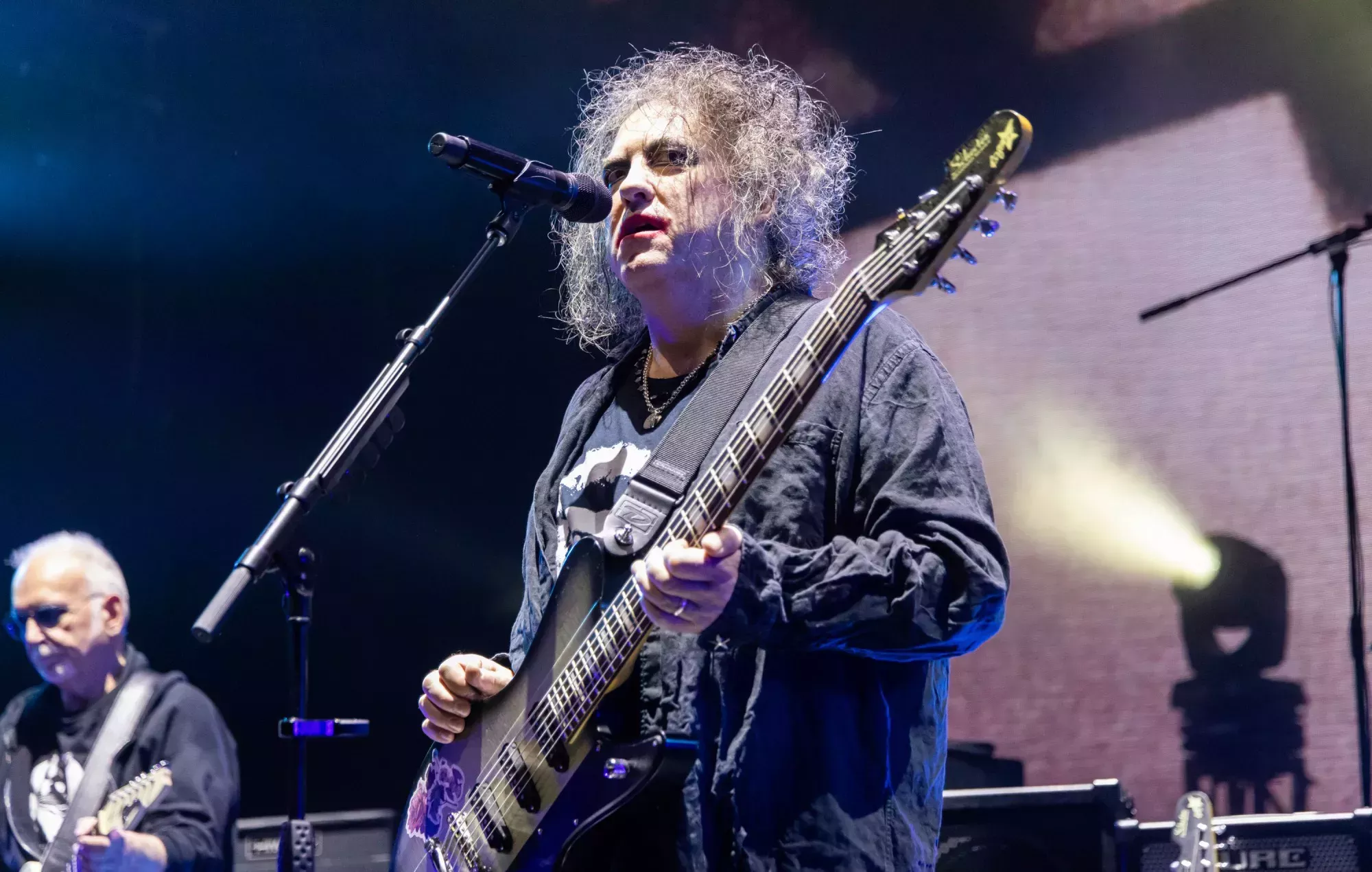 The Cure lanzará dos nuevas canciones en una doble cara grabadas en directo con fines benéficos.