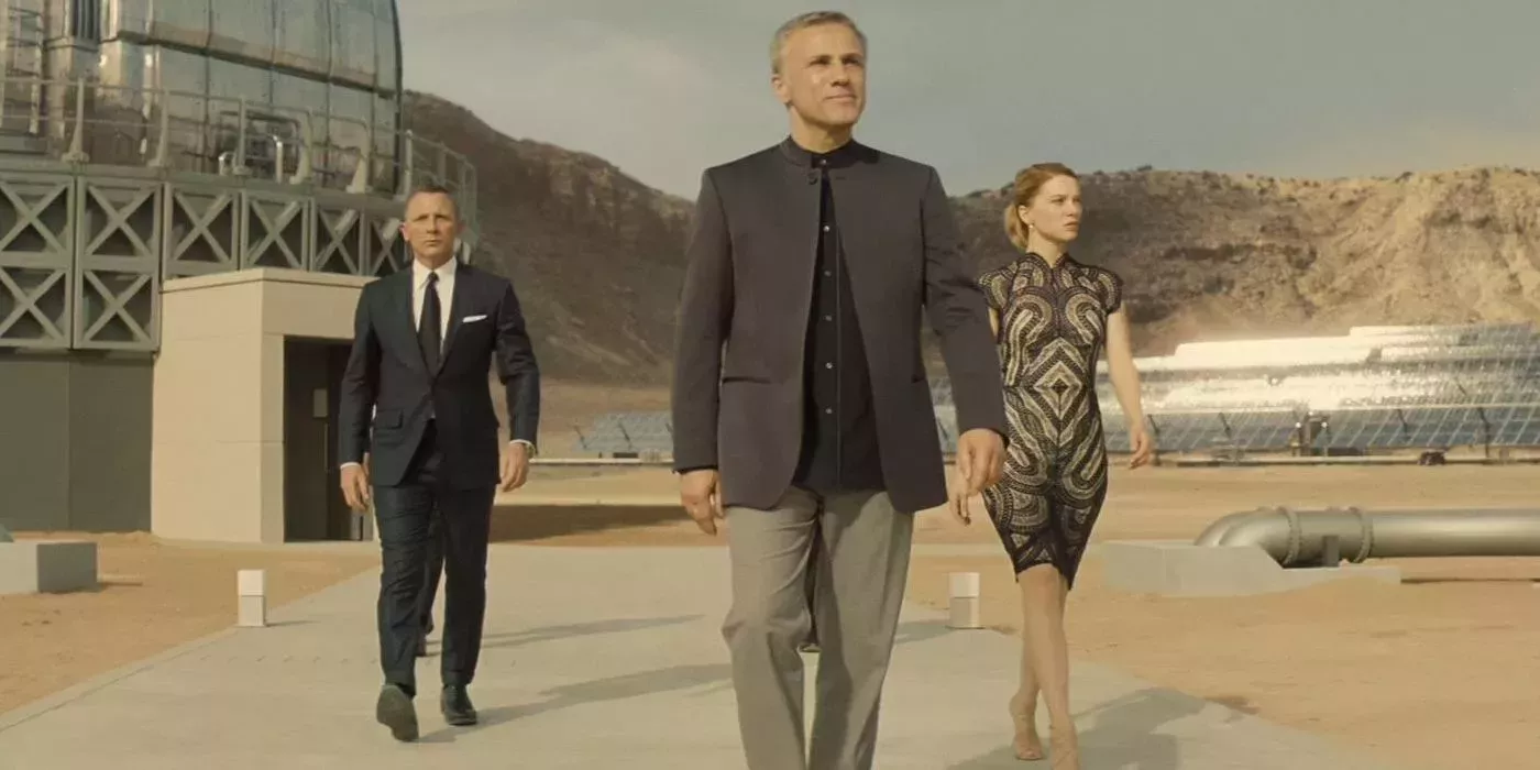 Blofeld escorts Bond and Madeleine to his compound in Spectre