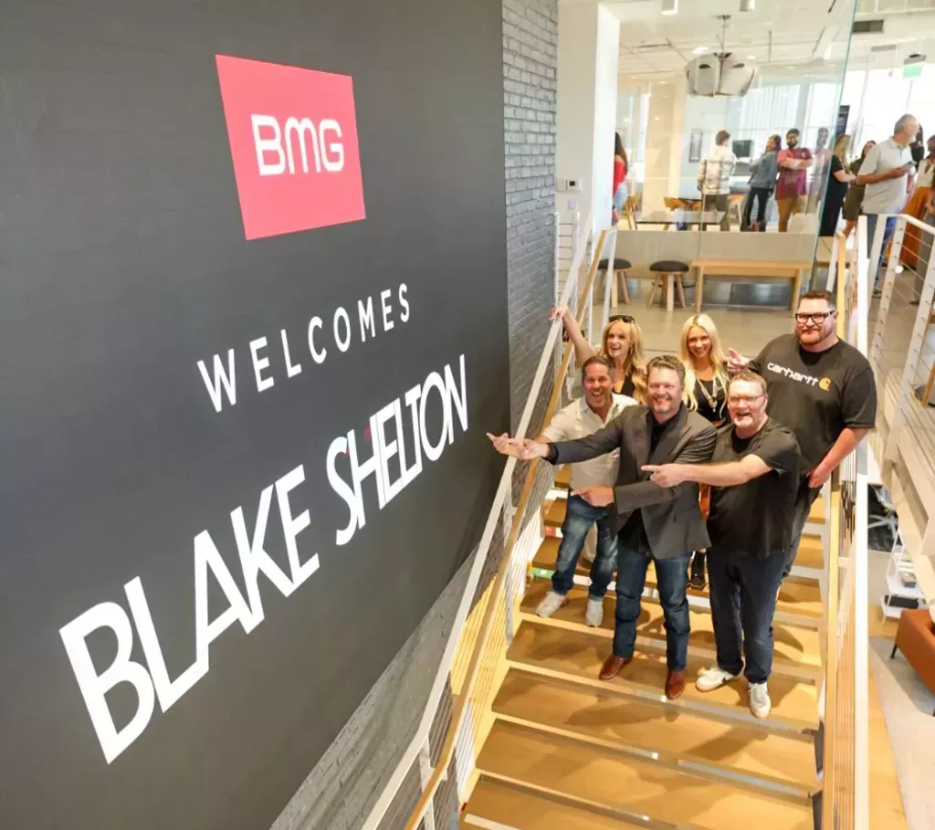 

	
		Blake Shelton anuncia que BMG/BBR Music Group será su nuevo sello discográfico
	
	