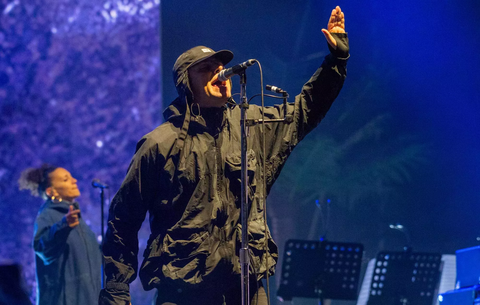 Liam Gallagher interpreta los clásicos de Oasis antes del combate de boxeo entre Anthony Joshua y Daniel Dubois en el estadio de Wembley