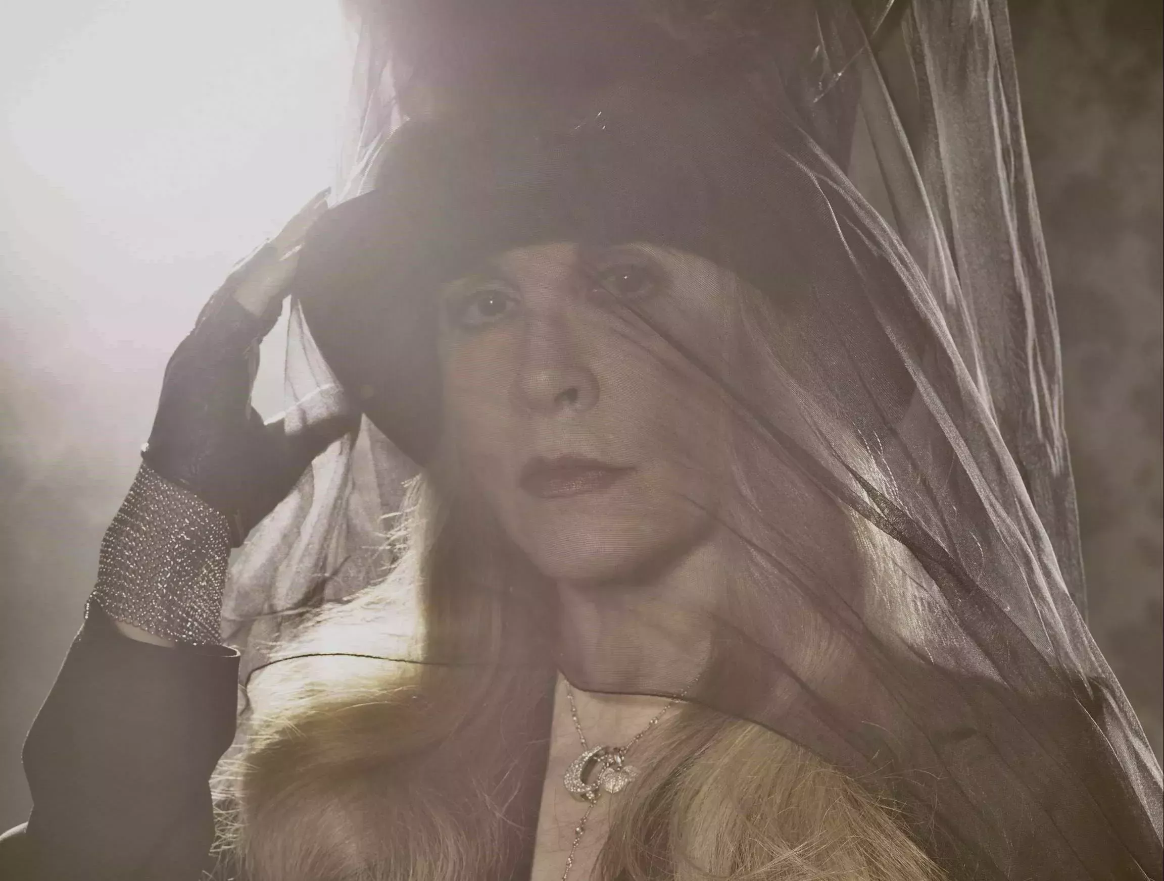 

	
		Stevie Nicks lanza 'The Lighthouse', un himno en respuesta a la revocación del caso Roe contra Wade
	
	