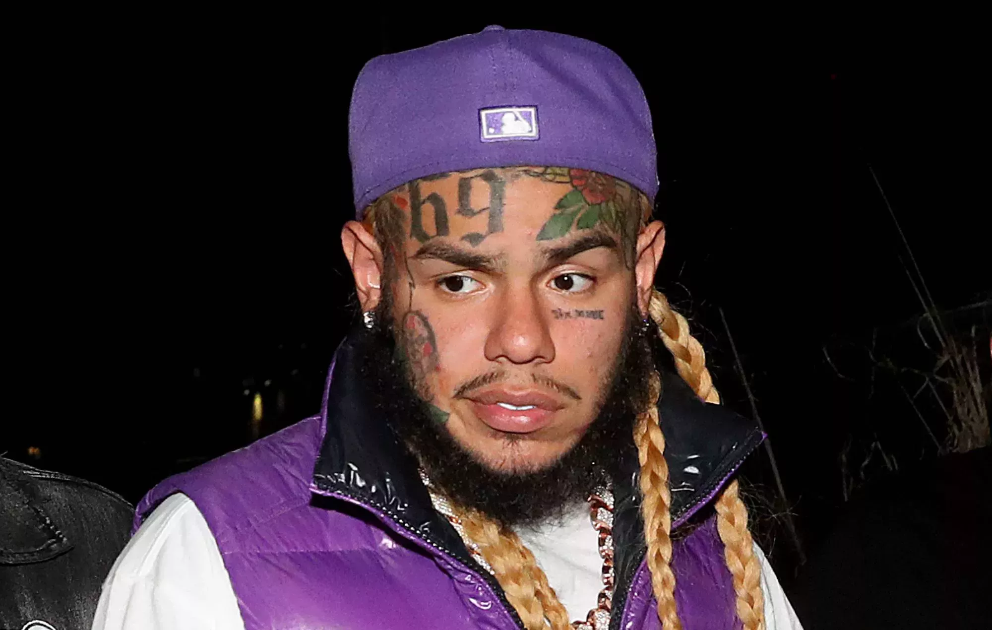 Tekashi 6ix9ine ha sido demandado por pornografía vengativa