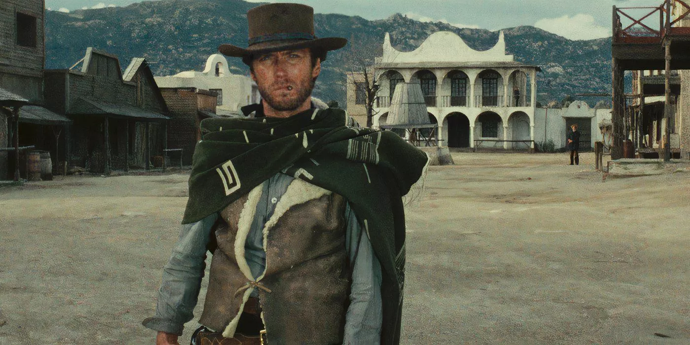 Clint Eastwood como el hombre sin nombre/Joe a punto de desenfundar su arma y disparar rápidamente a cuatro forajidos cerca de una cerca en A Fistful of Dollars.