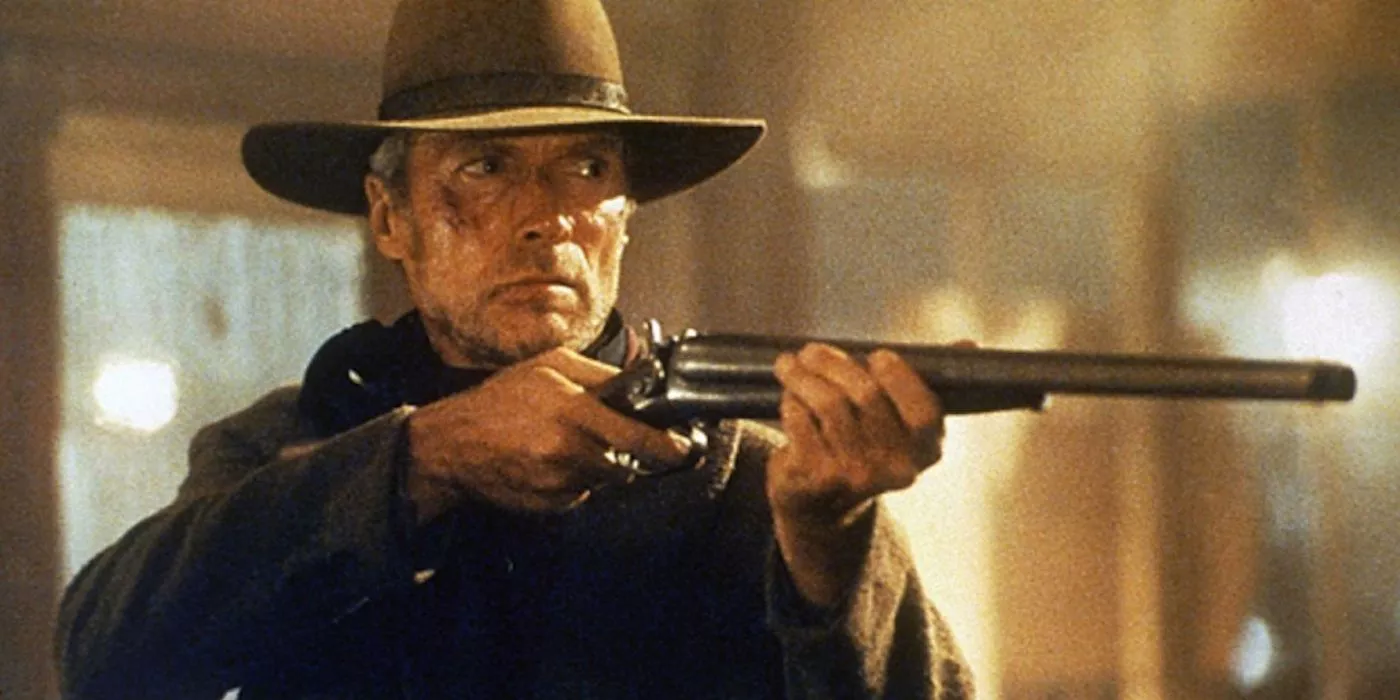 William Munney (Clint Eastwood) apunta su arma a otro hombre en el final de Unforgiven.