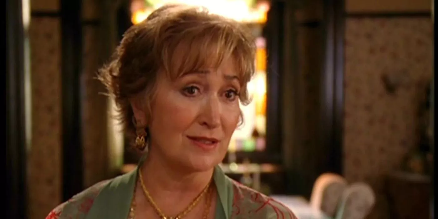 Jennifer Rhodes como Penny Halliwell en Charmed