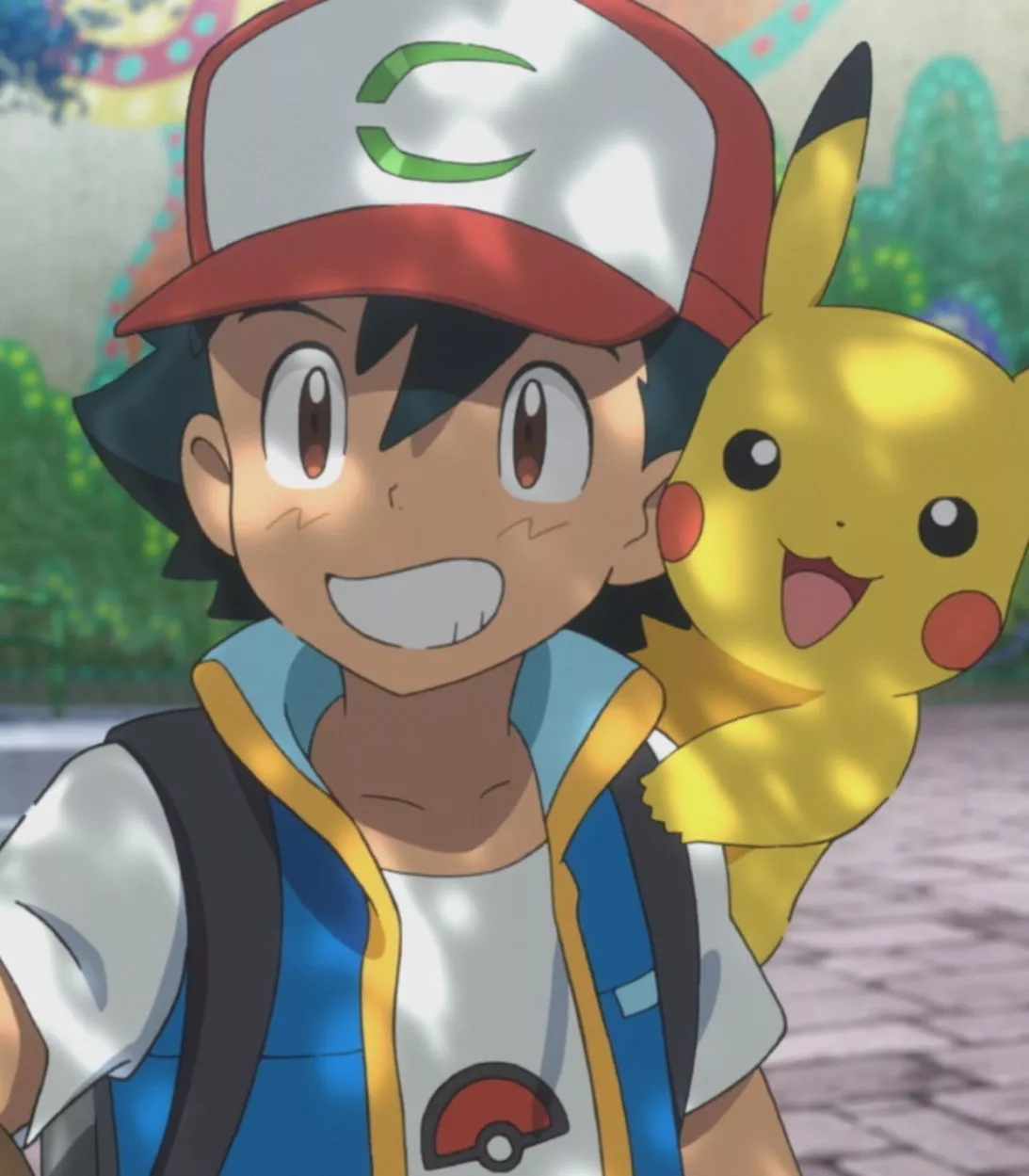 Ash y Pikachu sonriendo emocionadamente en Pokémon la película: Secretos de la Selva