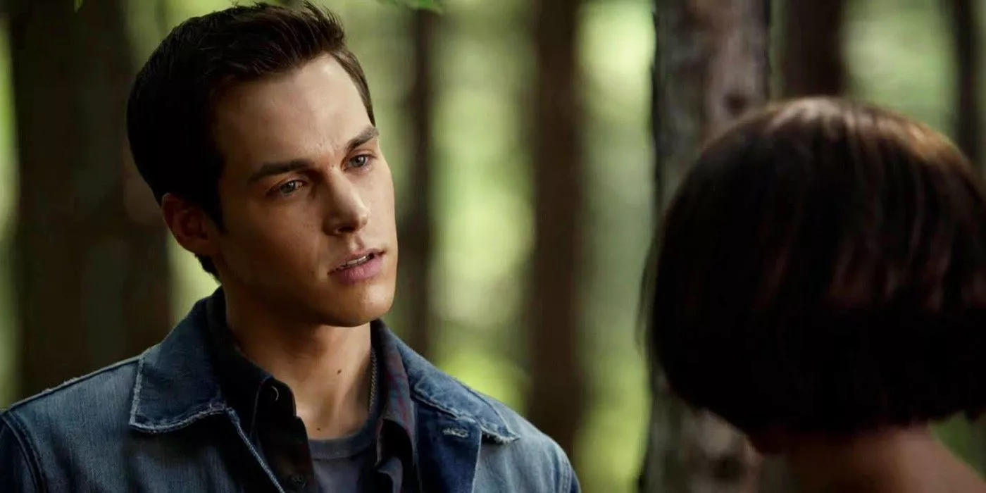 Kai habla con Bonnie en The Vampire Diaries.