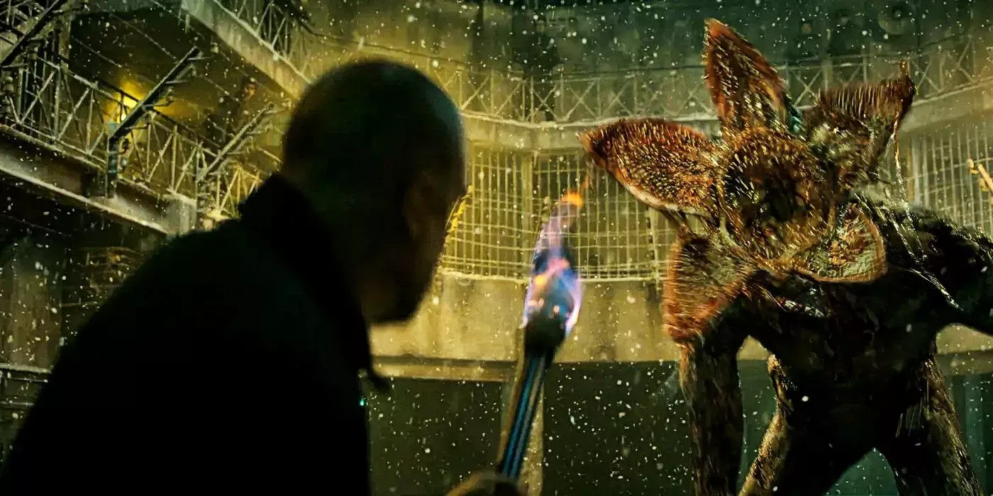 Stranger Things Hopper fights the Demogorgon