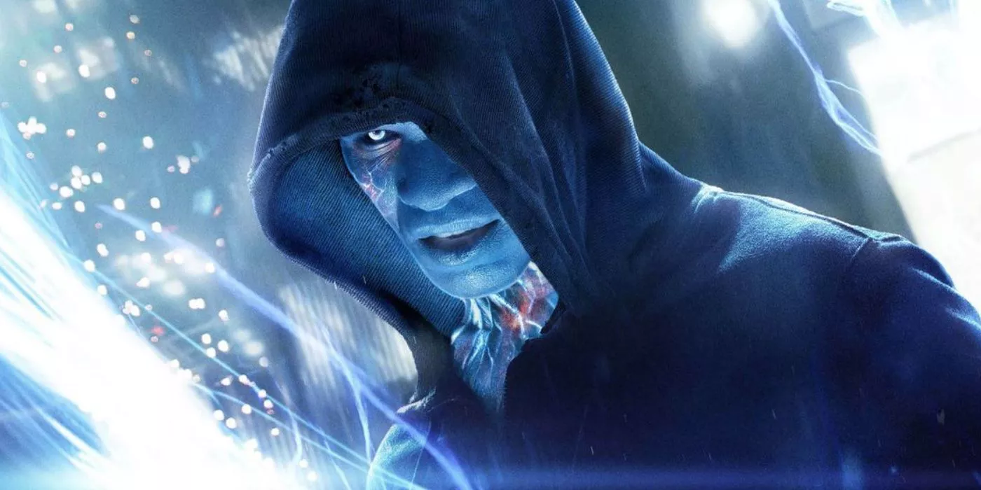 Jamie Foxx as Electro, surrounded by electricity in The Amazing Spider-Man 2