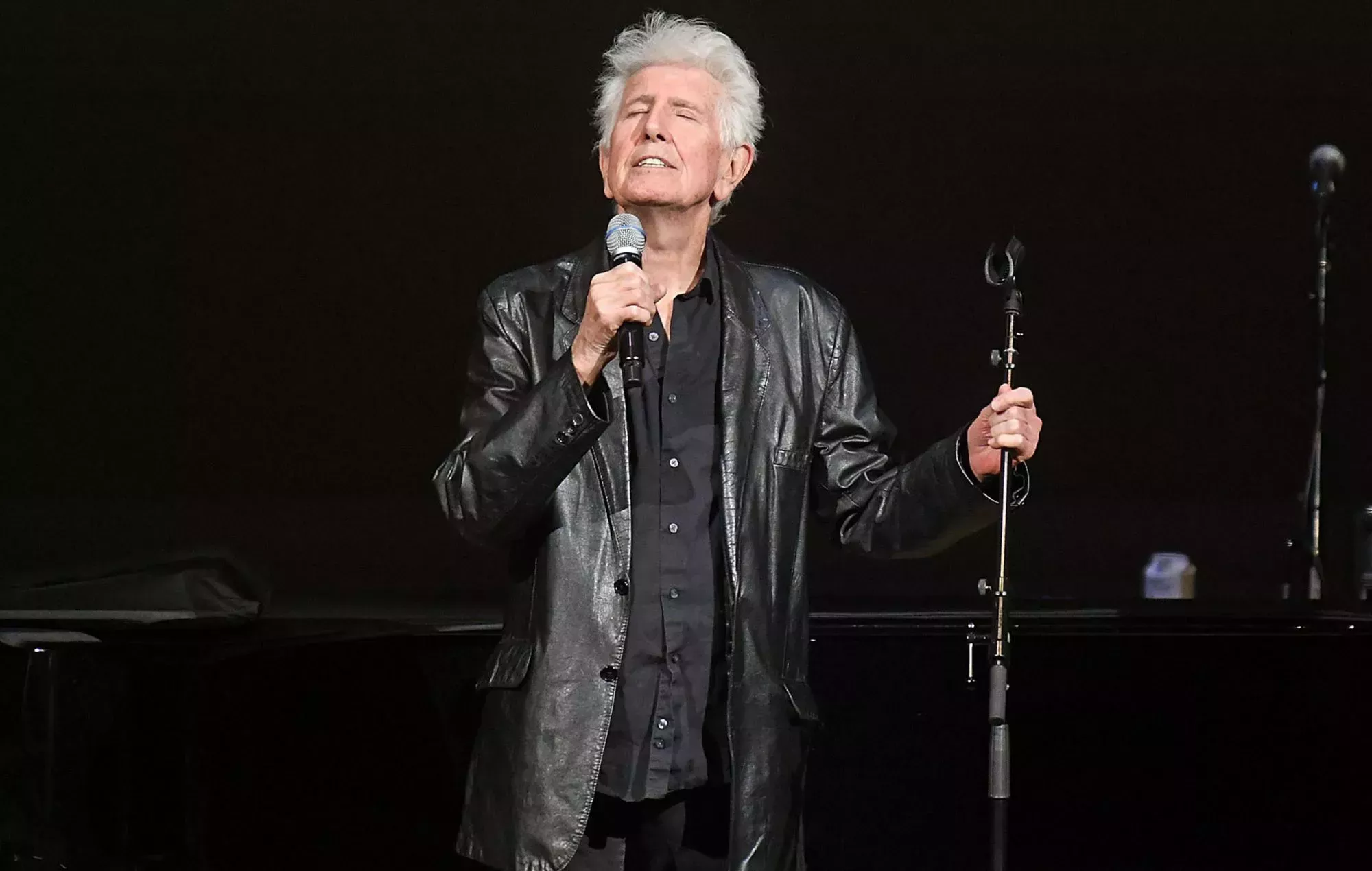 Graham Nash dona 10.000 libras para salvar el histórico Salford Lads Club