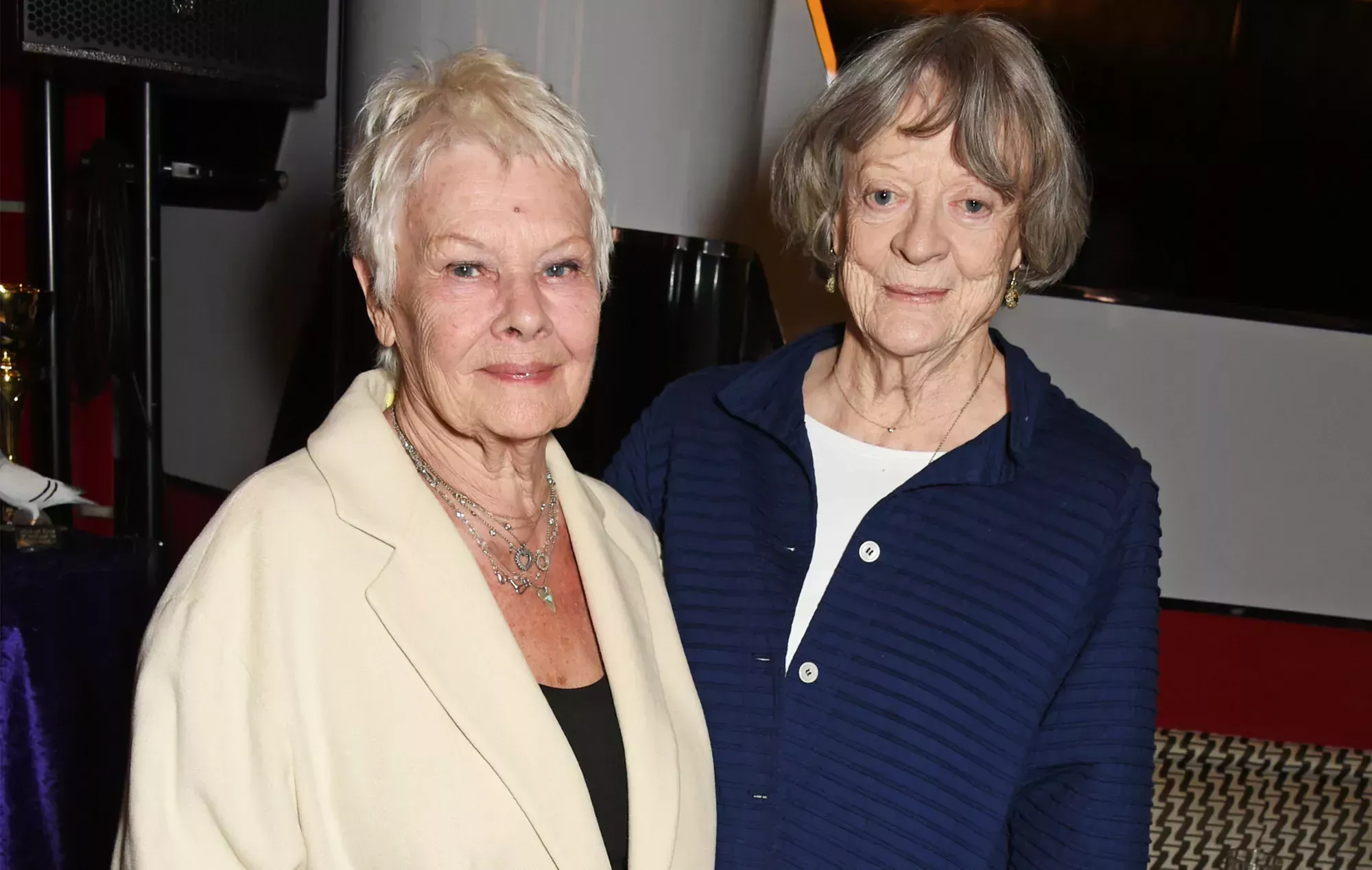 Judi Dench 'entre lágrimas' al hablar de la muerte de Maggie Smith