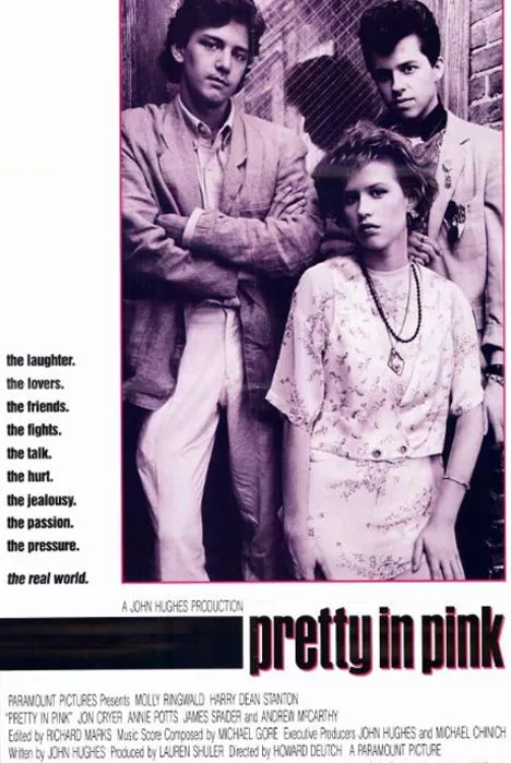 Andrew McCarthy, Molly Ringwald y Jon Cryer en Pretty In Pink 1986