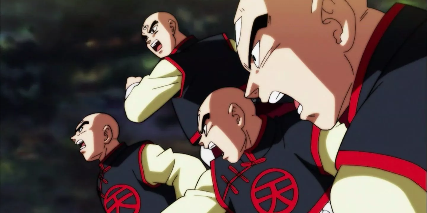 Tien avanza hacia Harmira con su Técnica Multi-Forma en Dragon Ball Super.