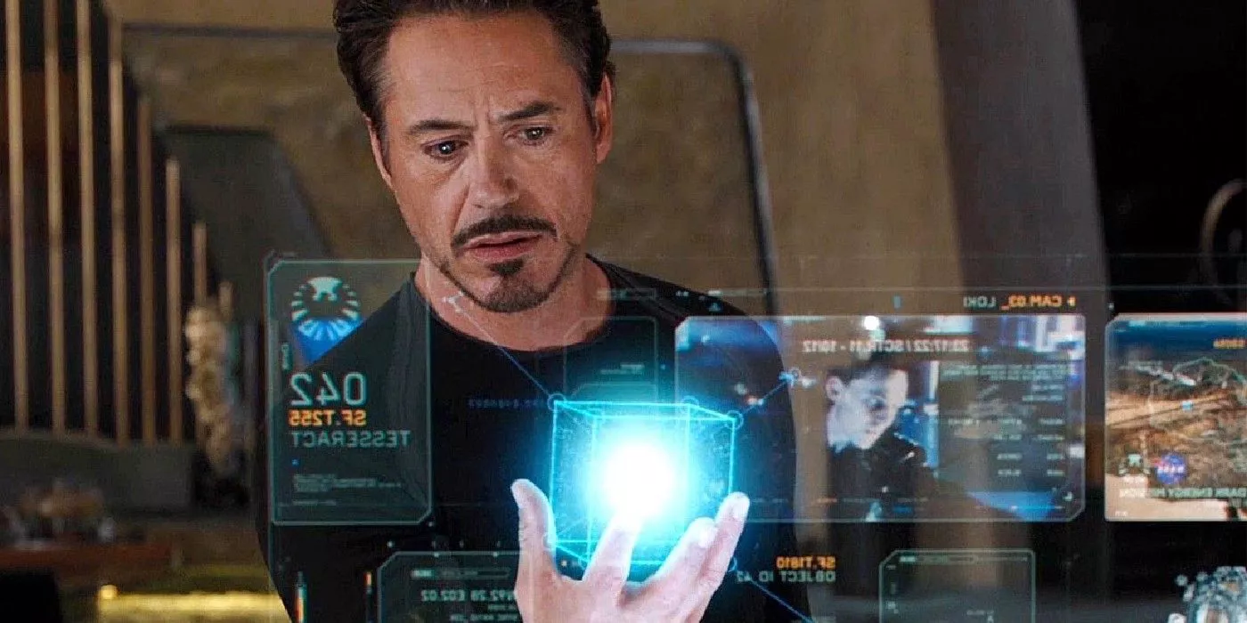 Tony Stark Examina El Tesseract En Los Vengadores