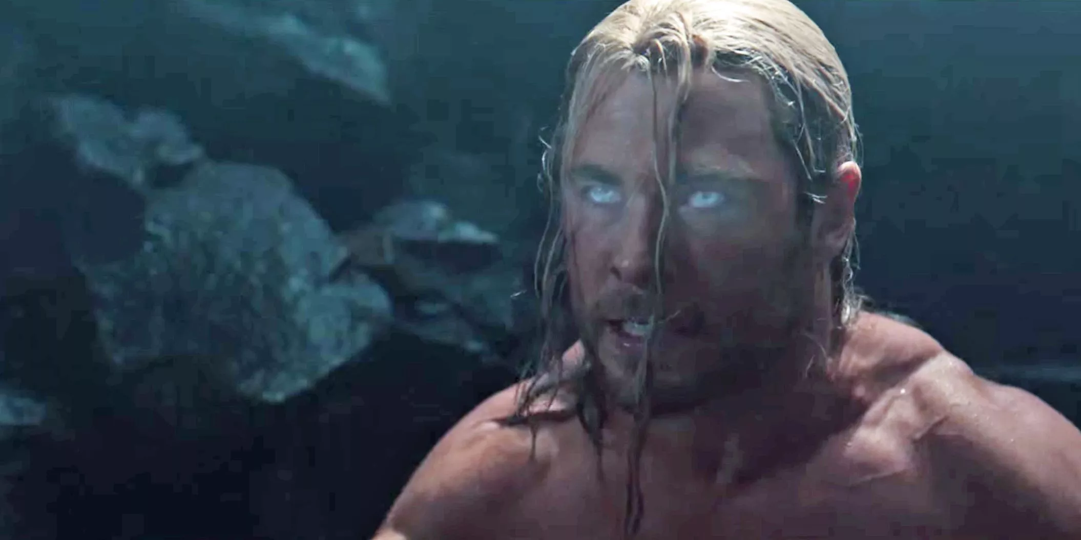 Thor en Age of Ultron viendo visiones de las piedras del infinito